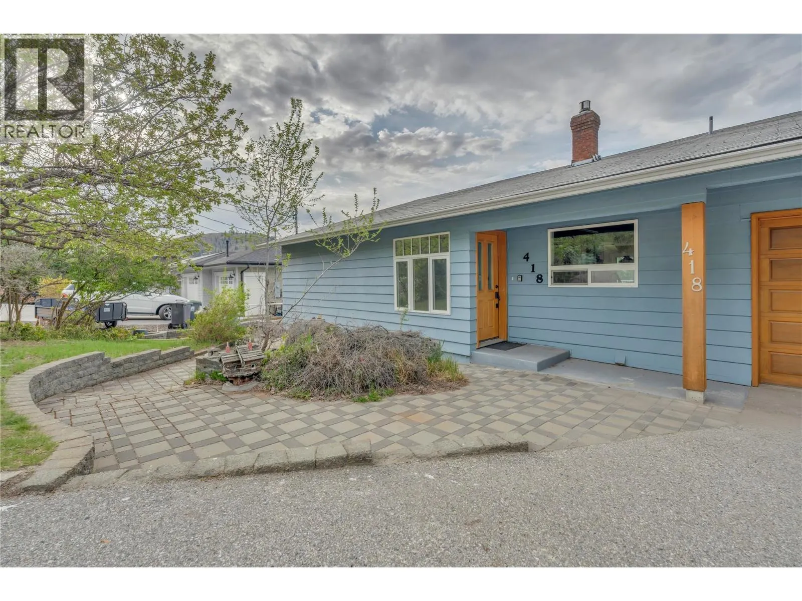 418 Panorama Crescent