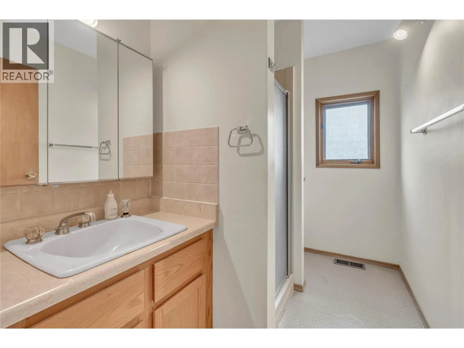 418 Panorama Crescent