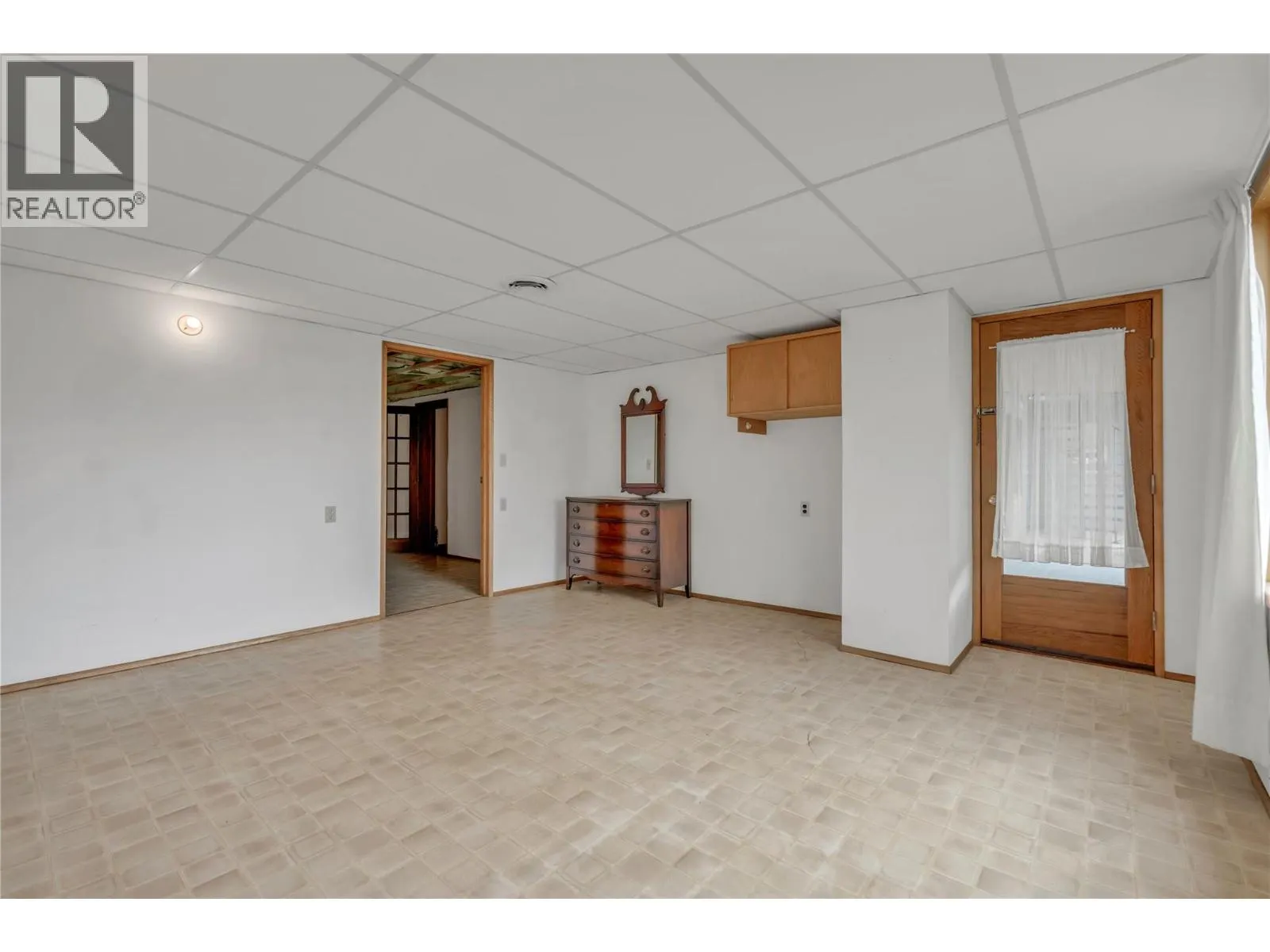 418 Panorama Crescent