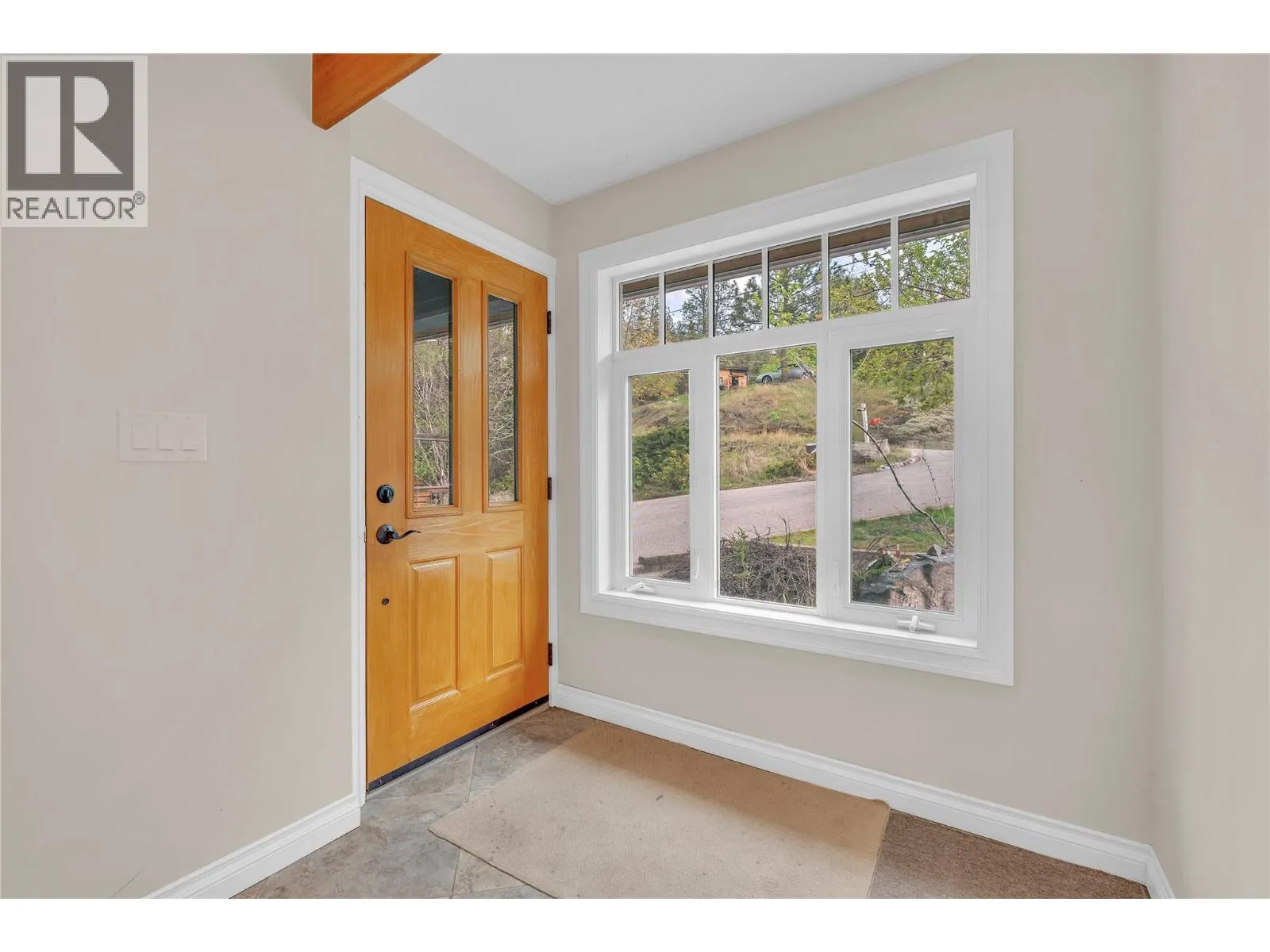 418 Panorama Crescent
