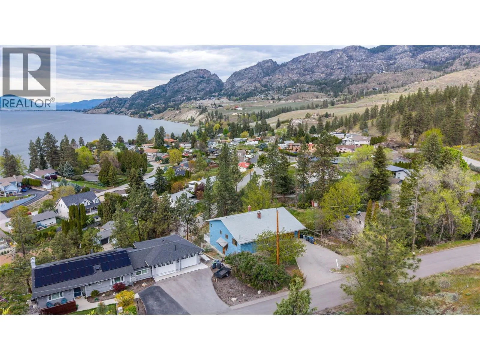 418 Panorama Crescent