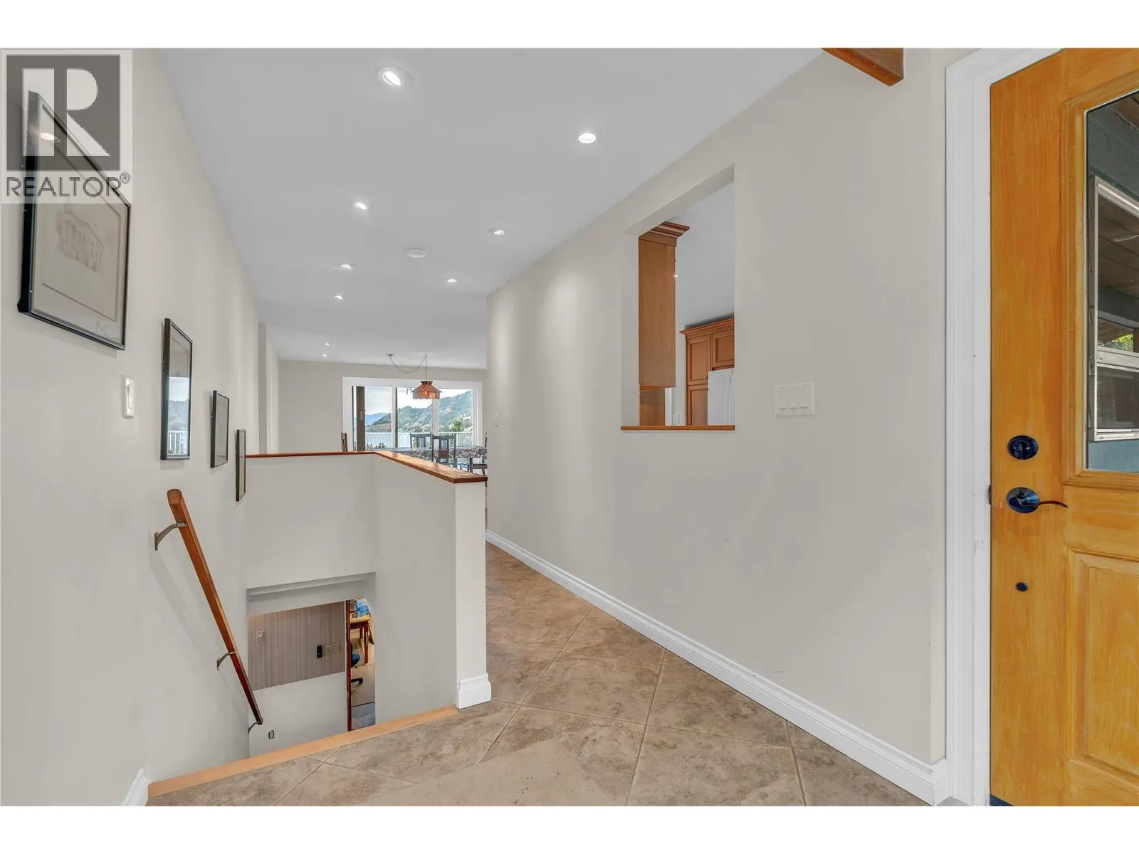 418 Panorama Crescent