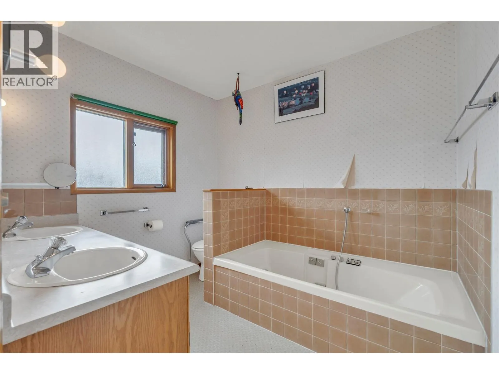 418 Panorama Crescent