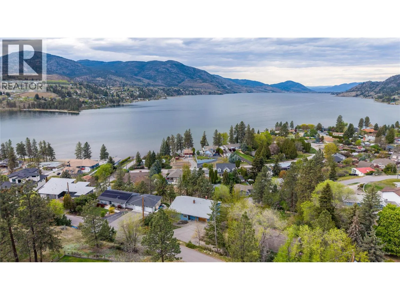 418 Panorama Crescent