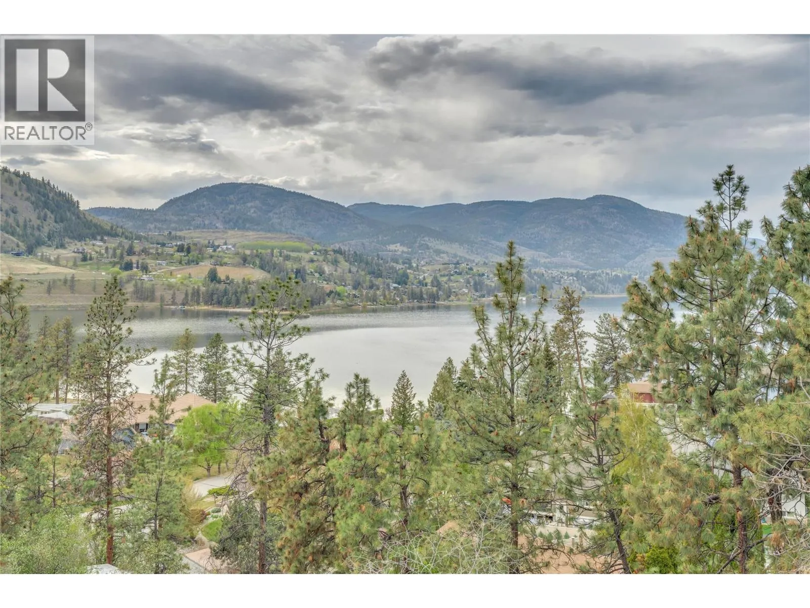 418 Panorama Crescent