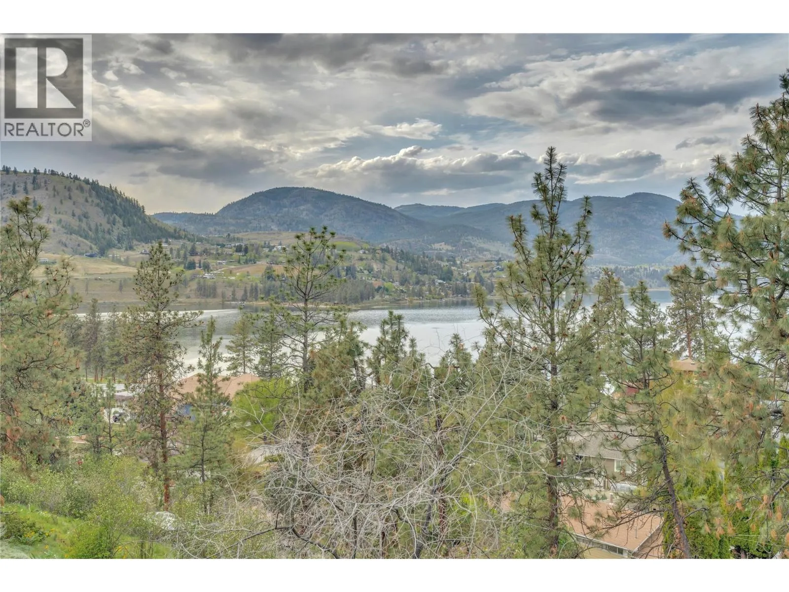 418 Panorama Crescent