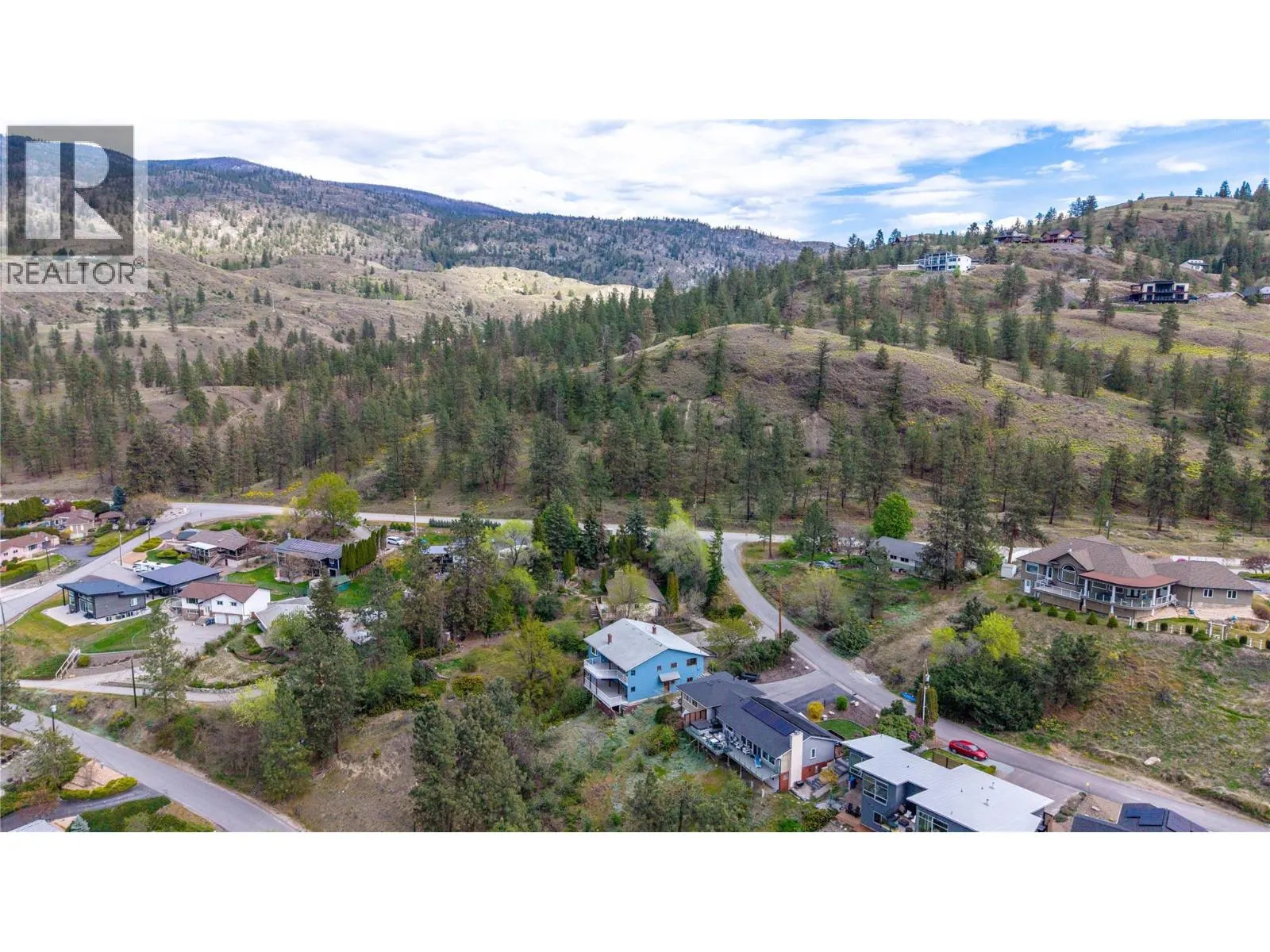 418 Panorama Crescent