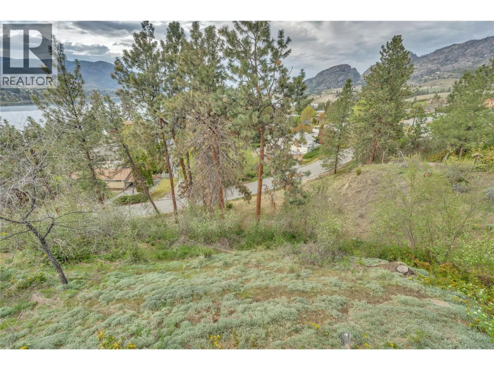 418 Panorama Crescent