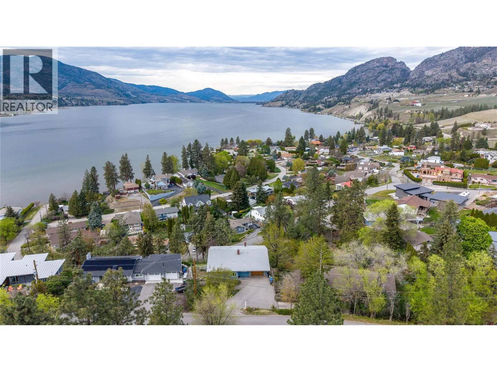 418 Panorama Crescent