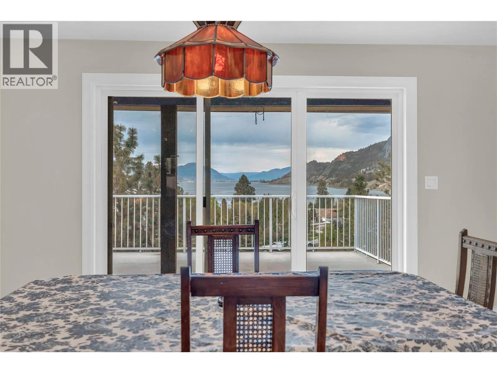 418 Panorama Crescent