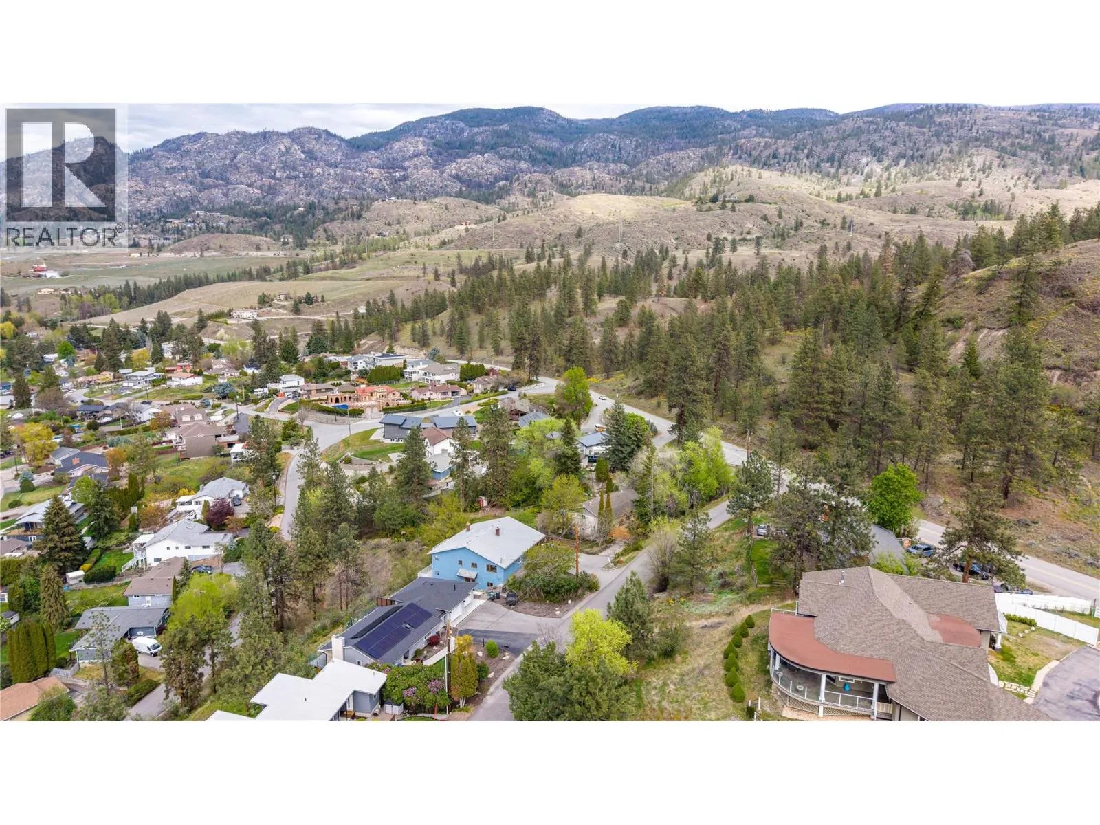 418 Panorama Crescent