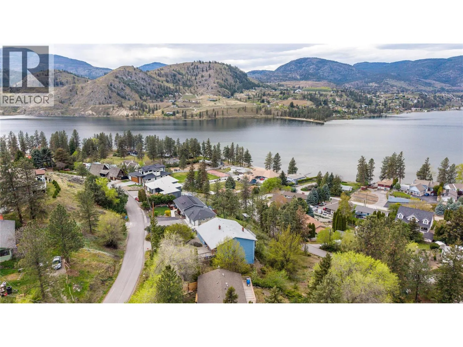 418 Panorama Crescent