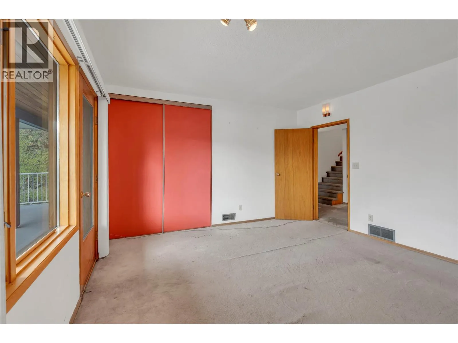418 Panorama Crescent