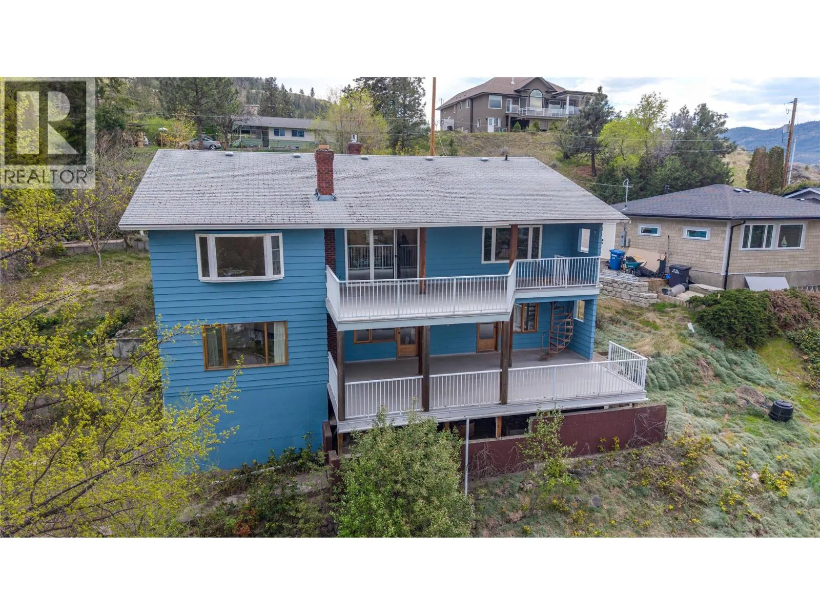 418 Panorama Crescent