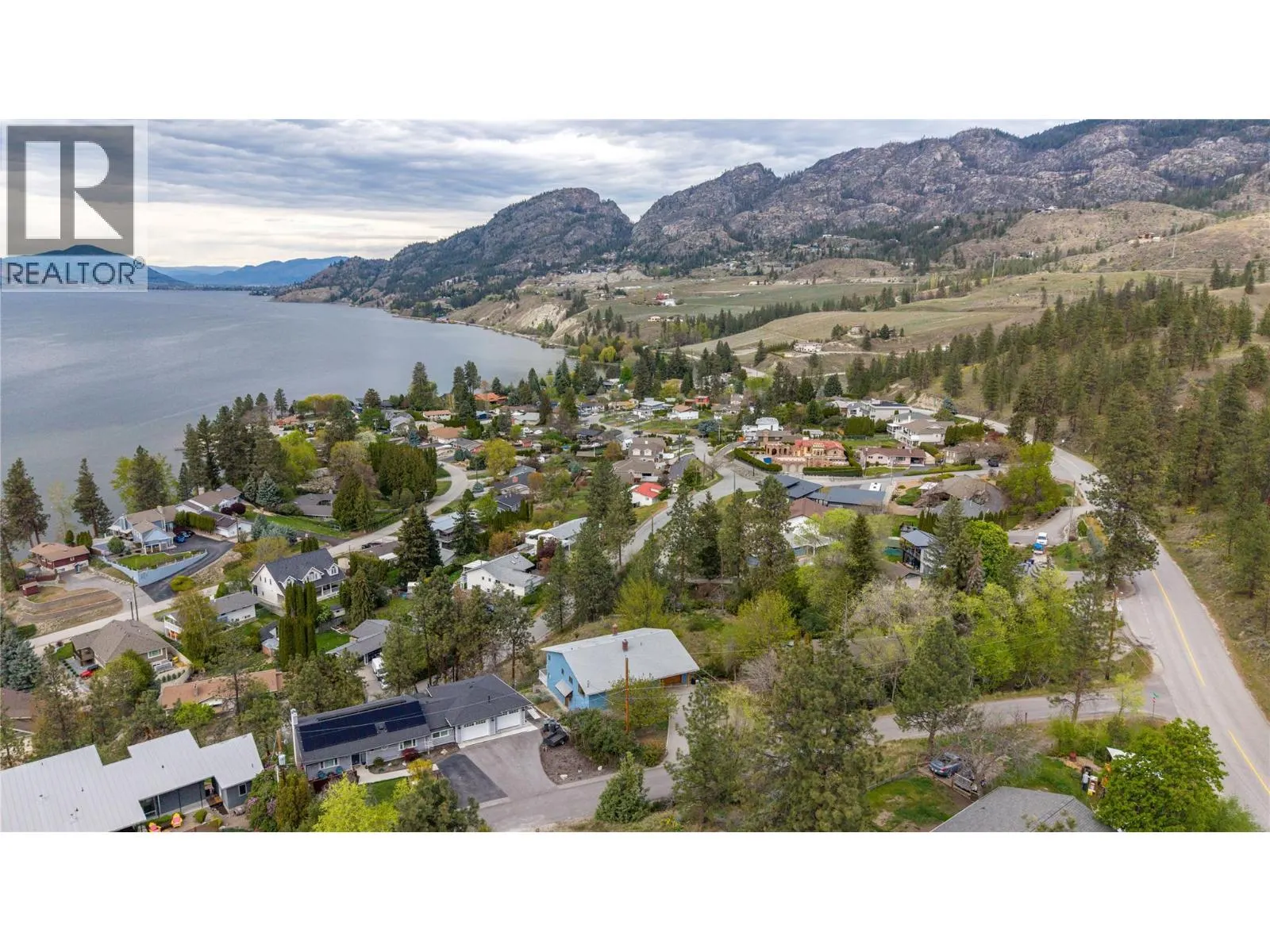 418 Panorama Crescent