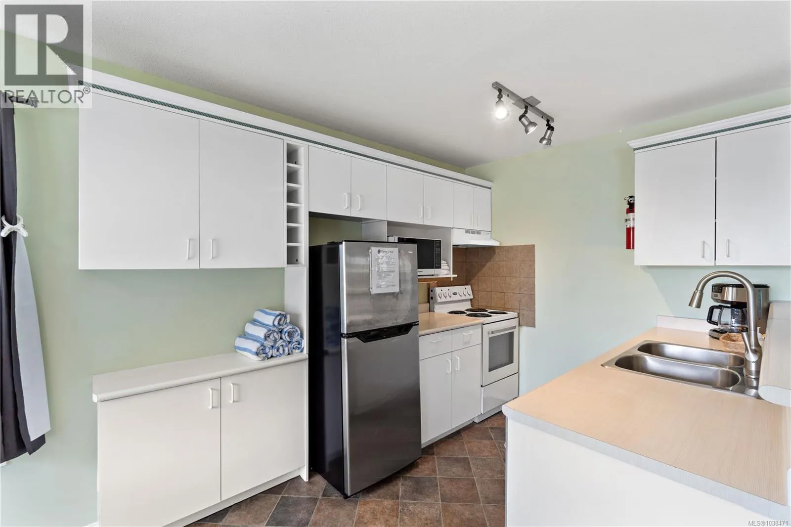 33 1165 Resort Dr