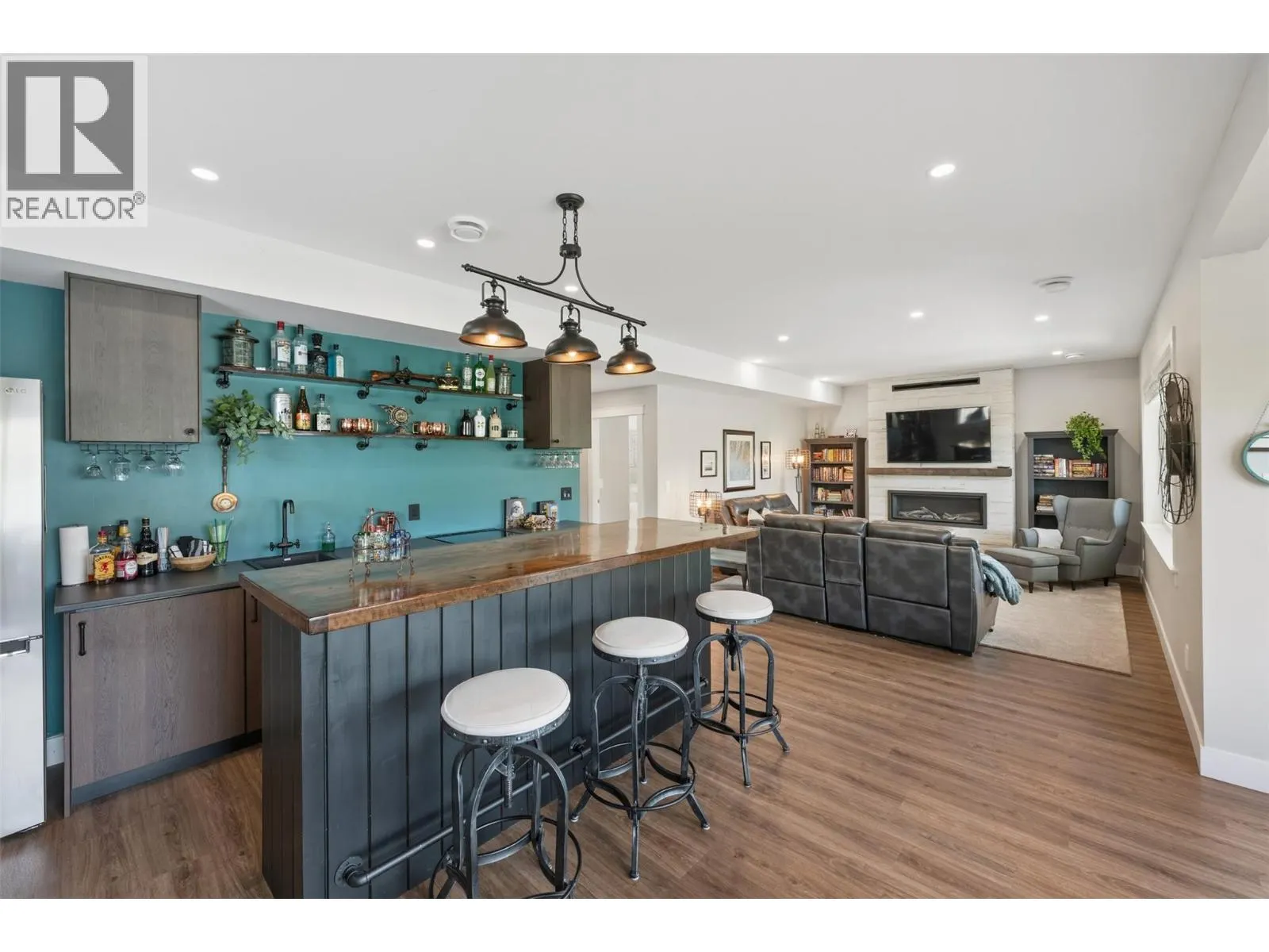 7030 Tucelnuit Drive