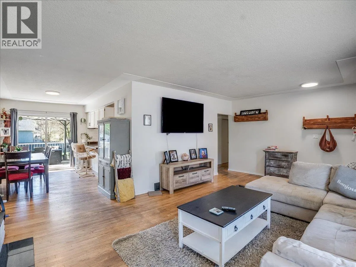 814 10th Street