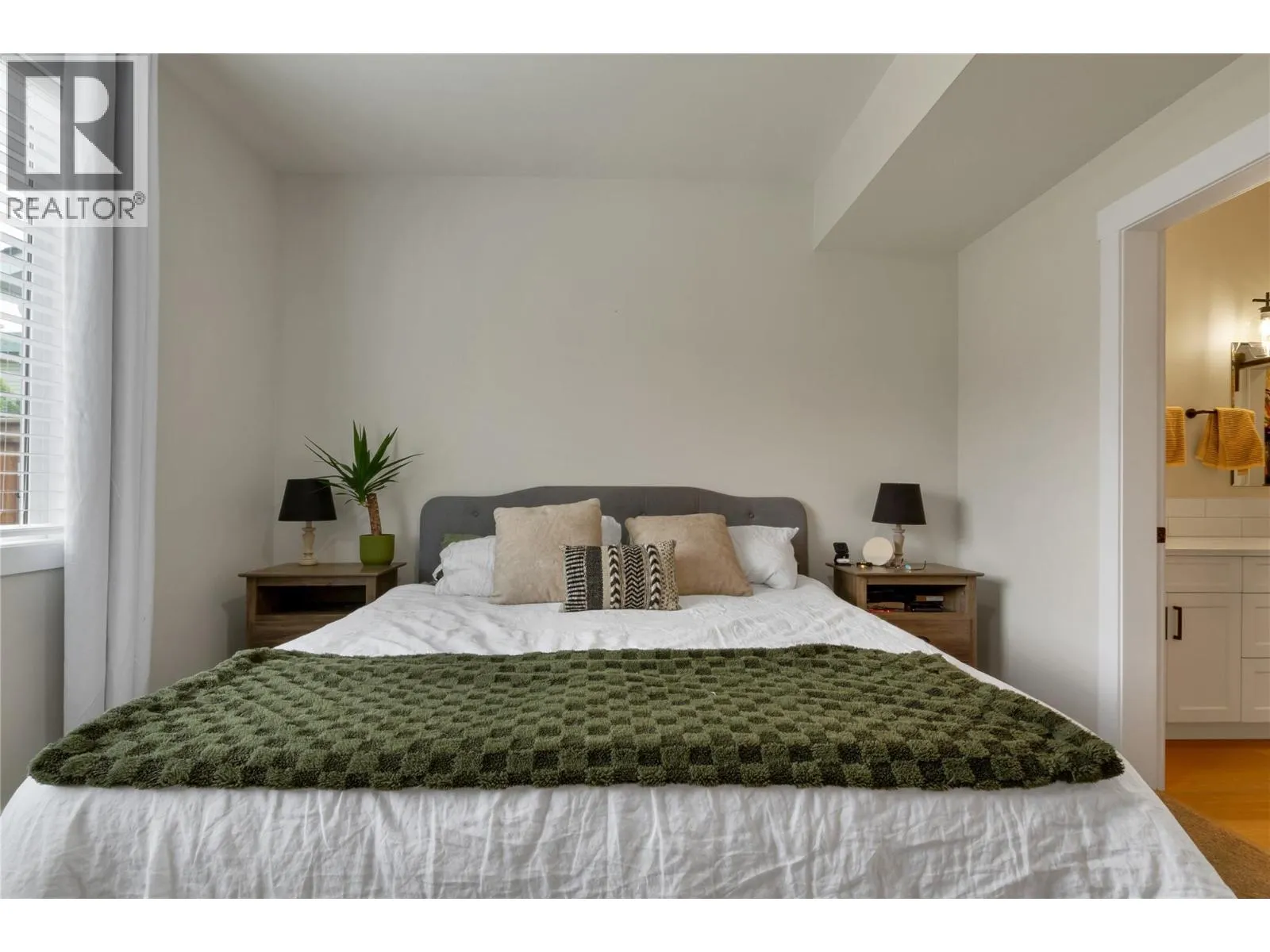 1999 15 Avenue Unit# 9