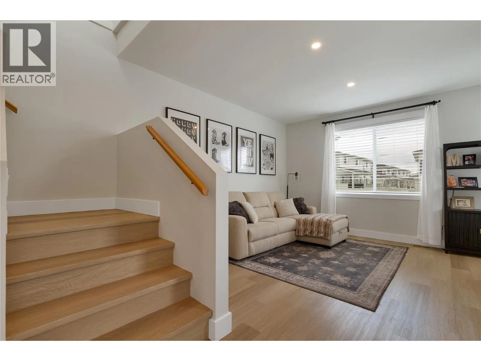 1999 15 Avenue Unit# 9