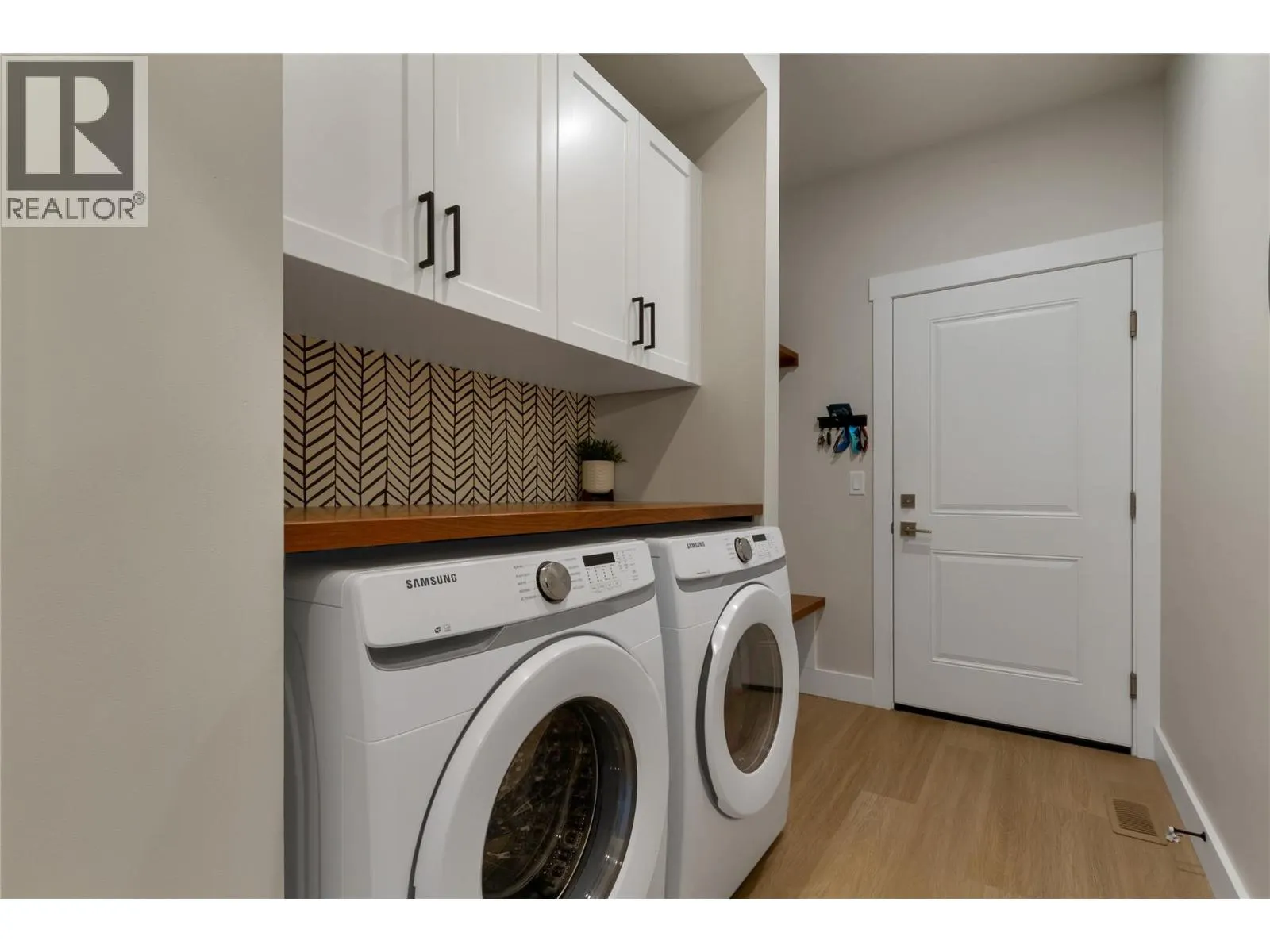 1999 15 Avenue Unit# 9