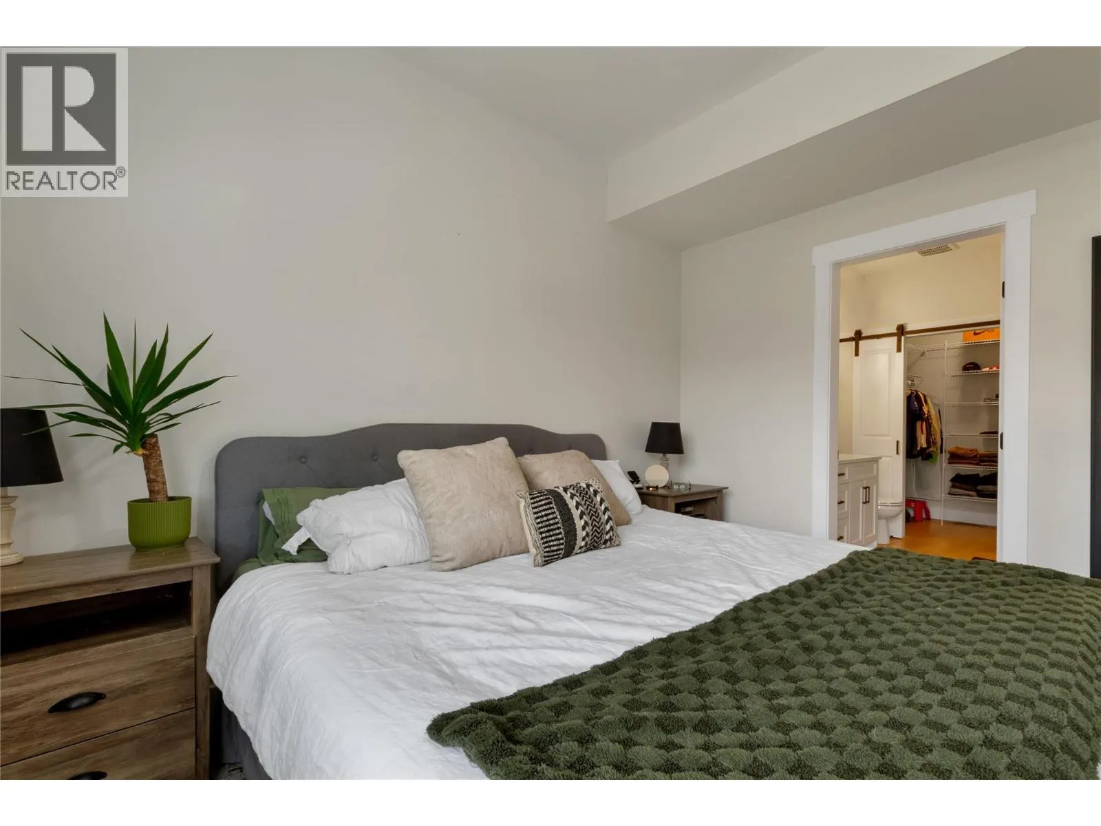 1999 15 Avenue Unit# 9