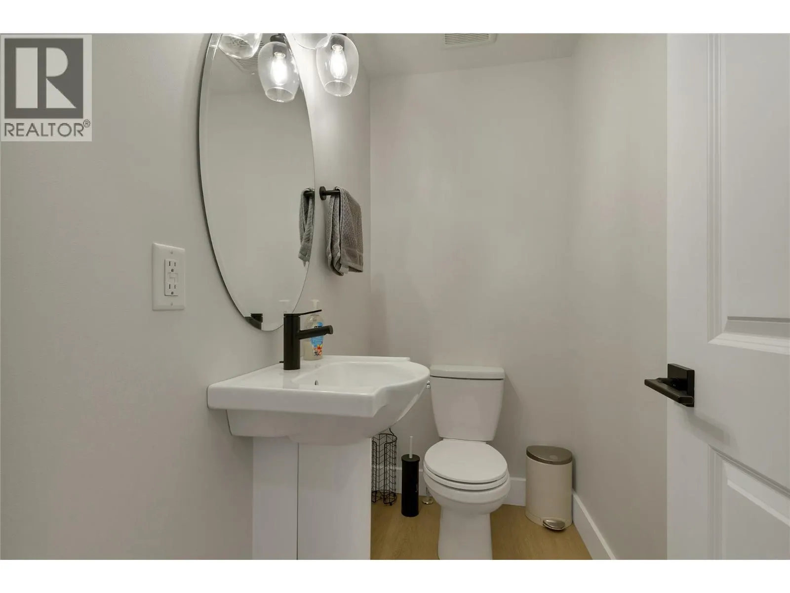 1999 15 Avenue Unit# 9