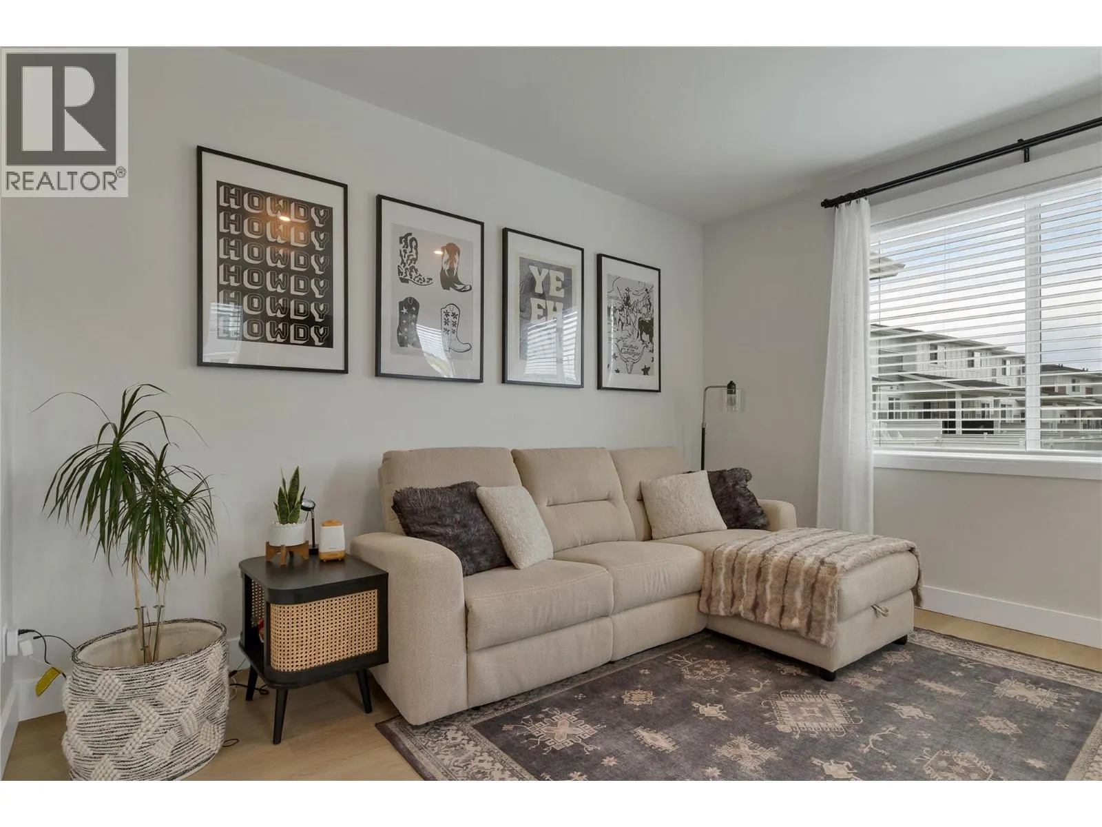 1999 15 Avenue Unit# 9