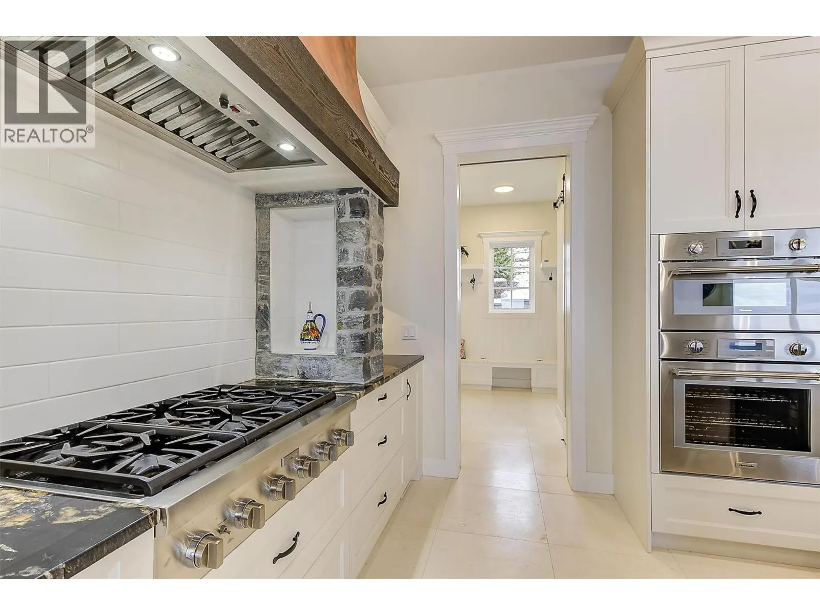 3279 Vineyard View Drive