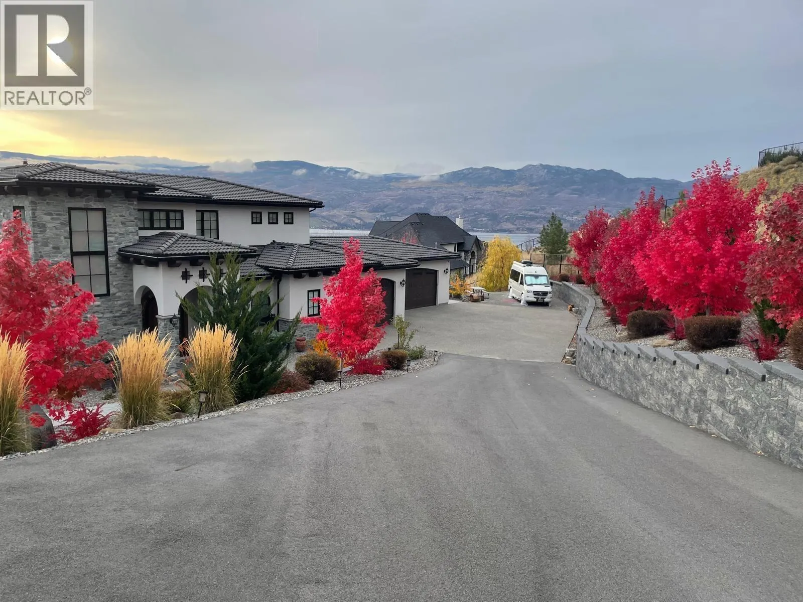 3279 Vineyard View Drive