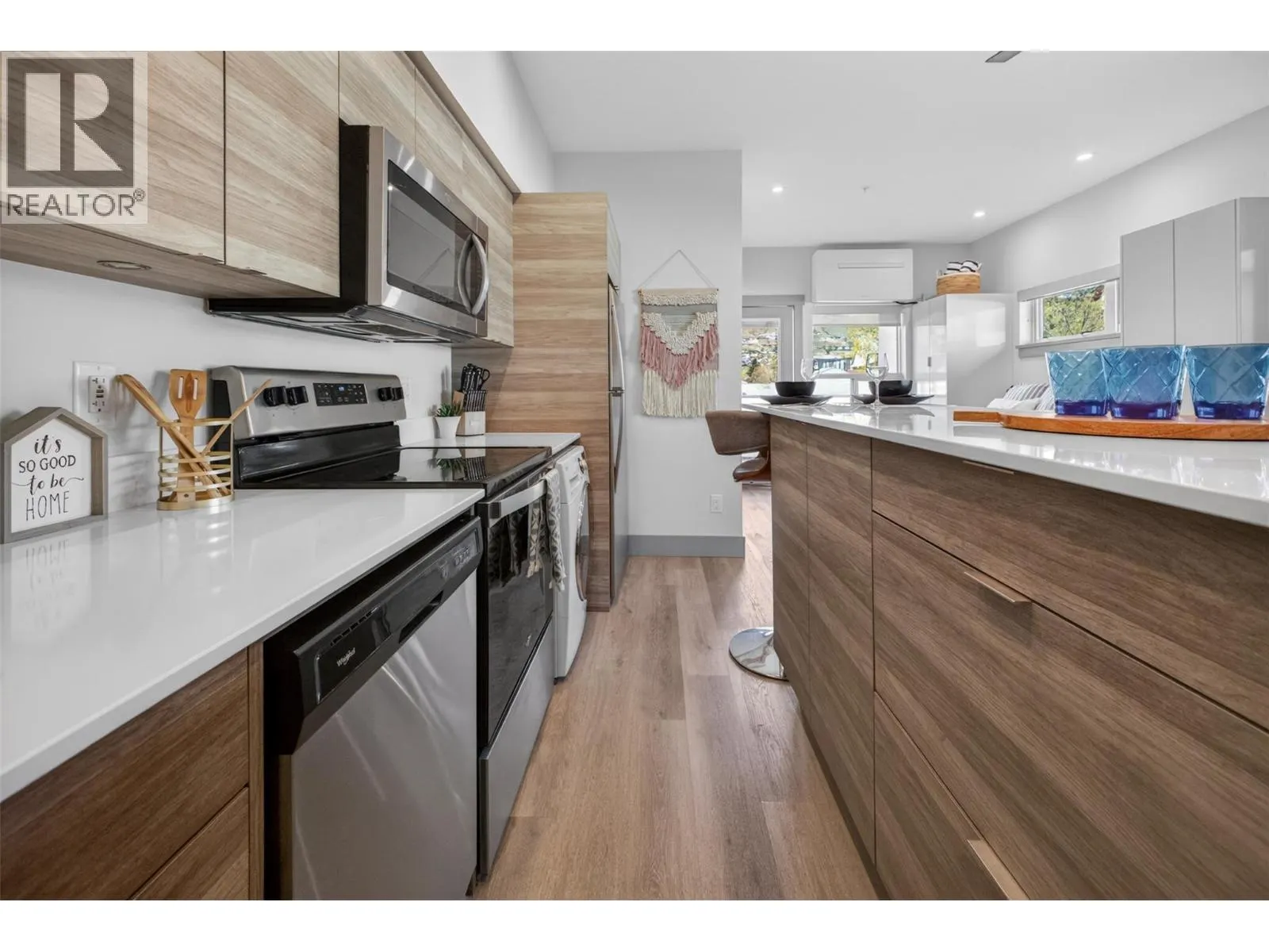 2555 Lakeshore Road Unit# 114