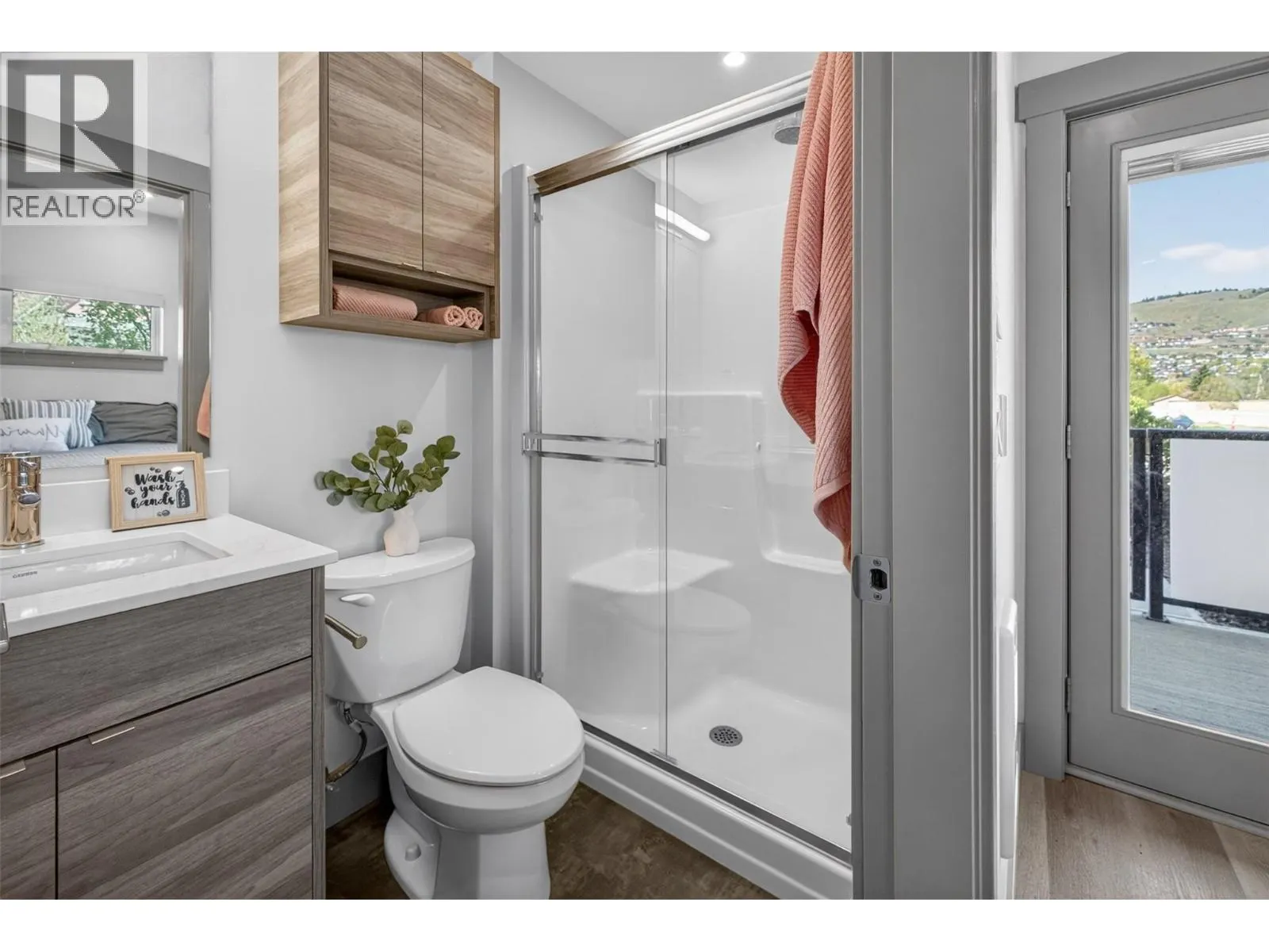 2555 Lakeshore Road Unit# 114