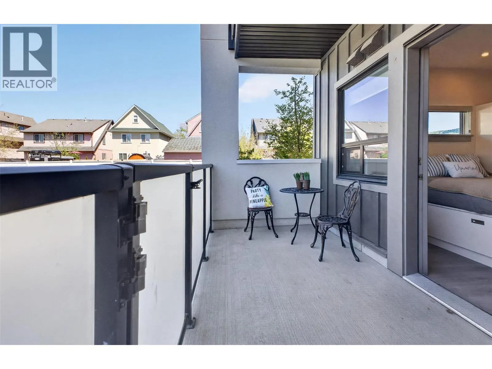 2555 Lakeshore Road Unit# 114