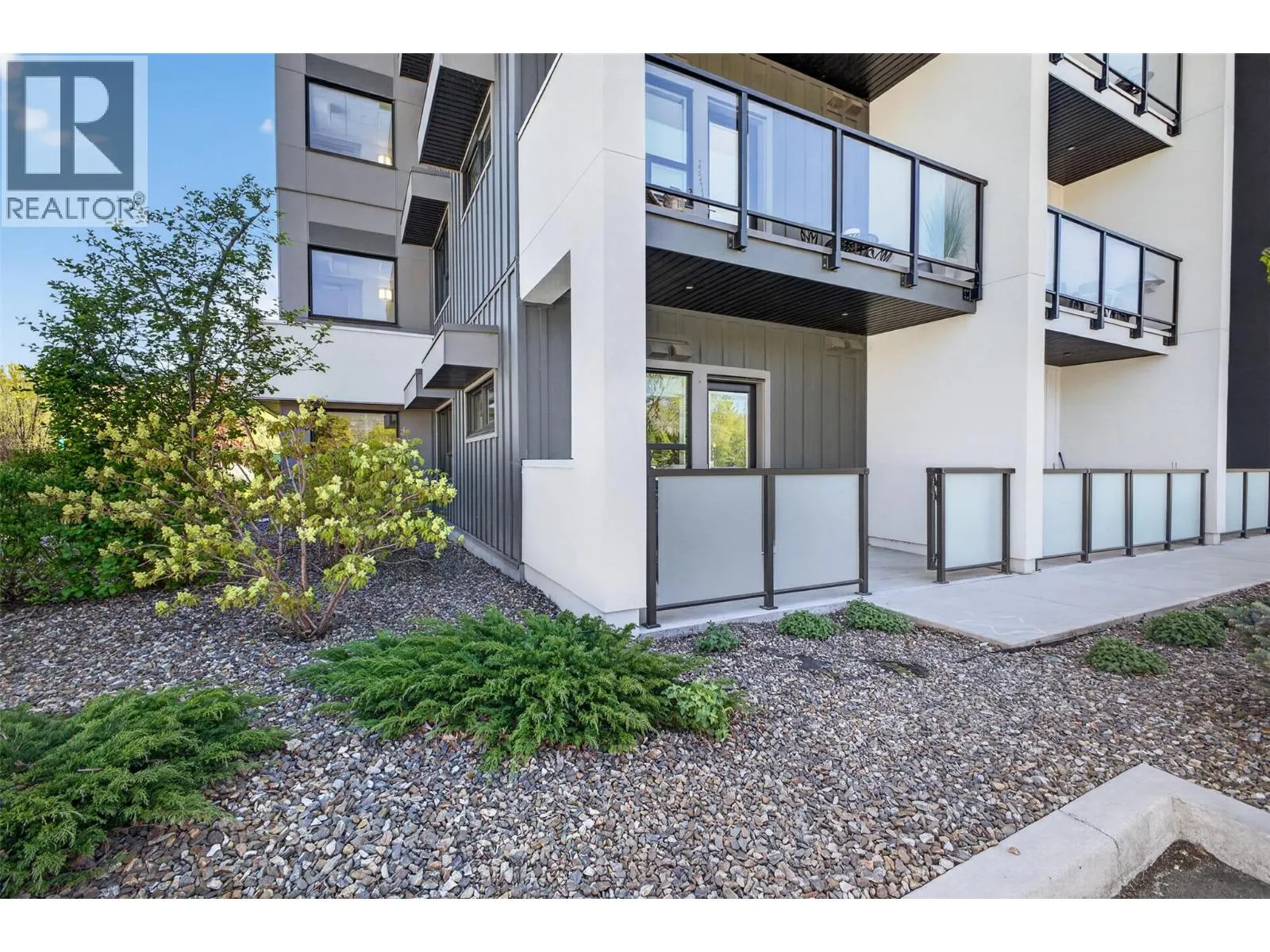 2555 Lakeshore Road Unit# 114