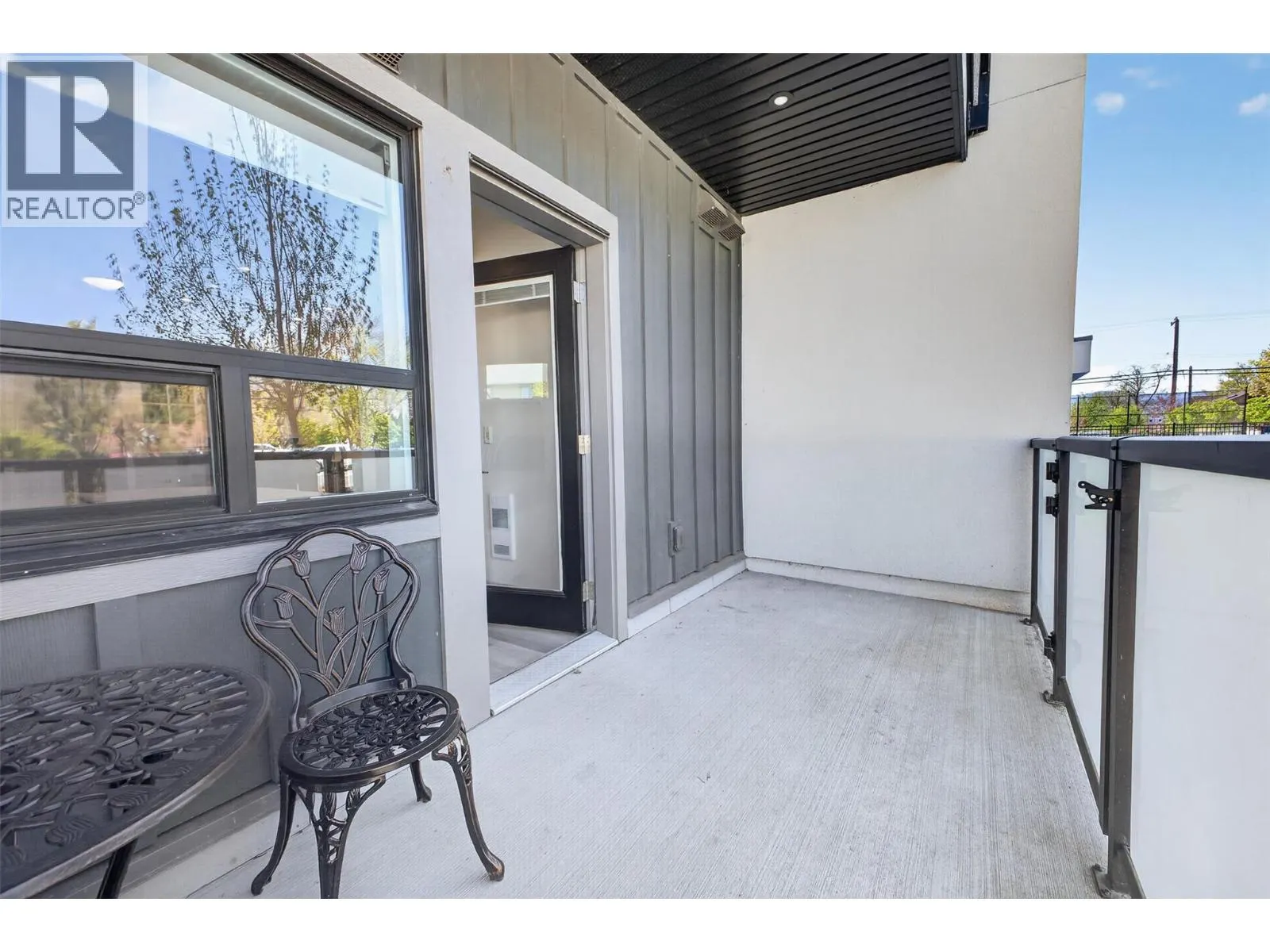 2555 Lakeshore Road Unit# 114