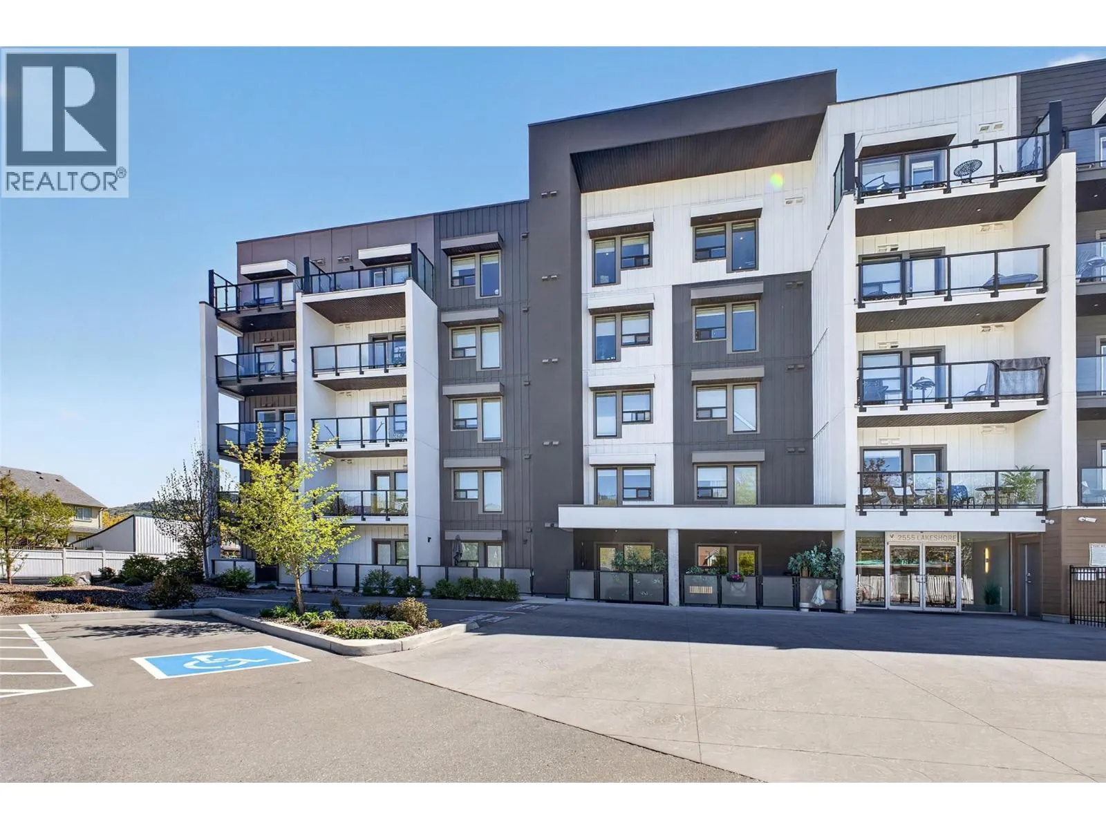 2555 Lakeshore Road Unit# 114
