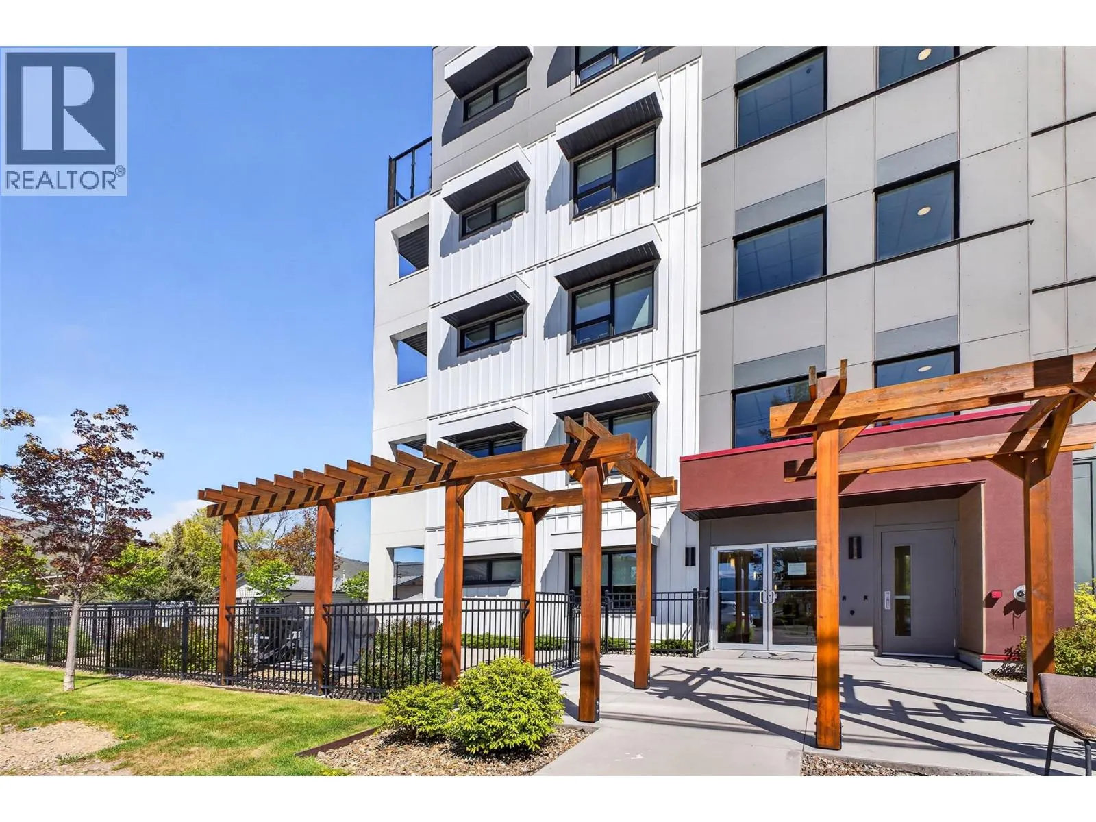 2555 Lakeshore Road Unit# 114