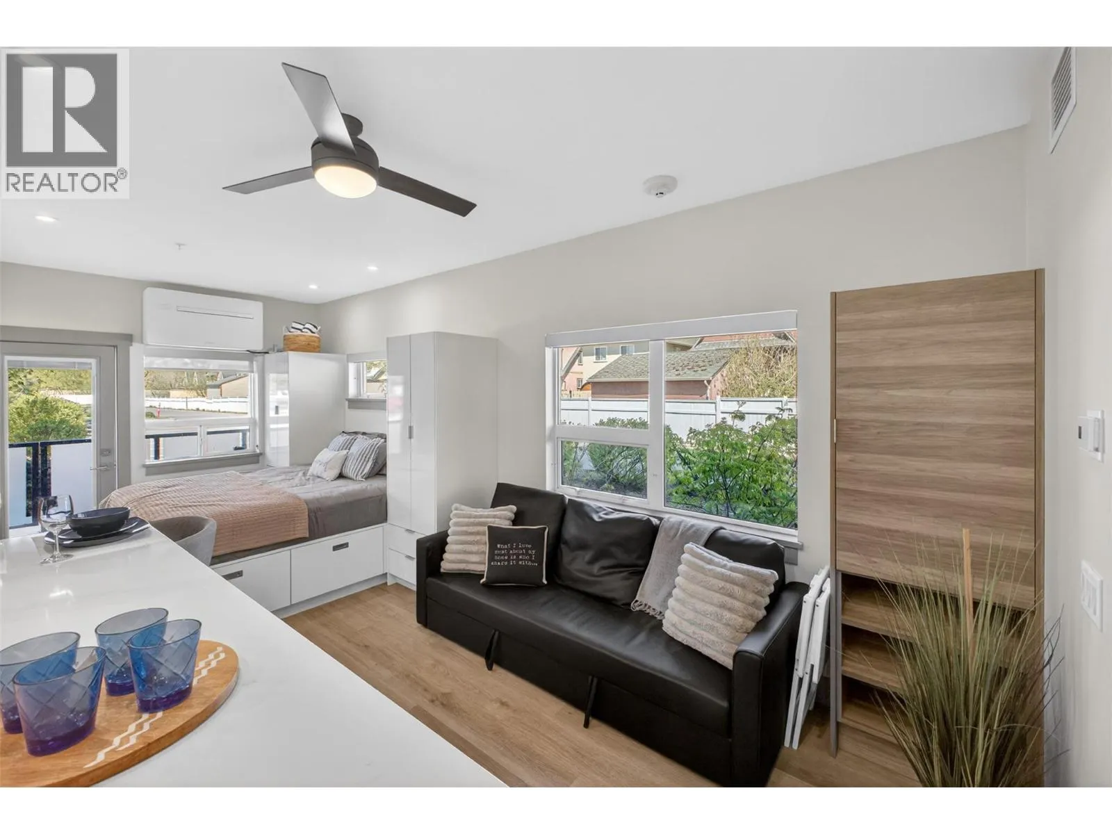 2555 Lakeshore Road Unit# 114