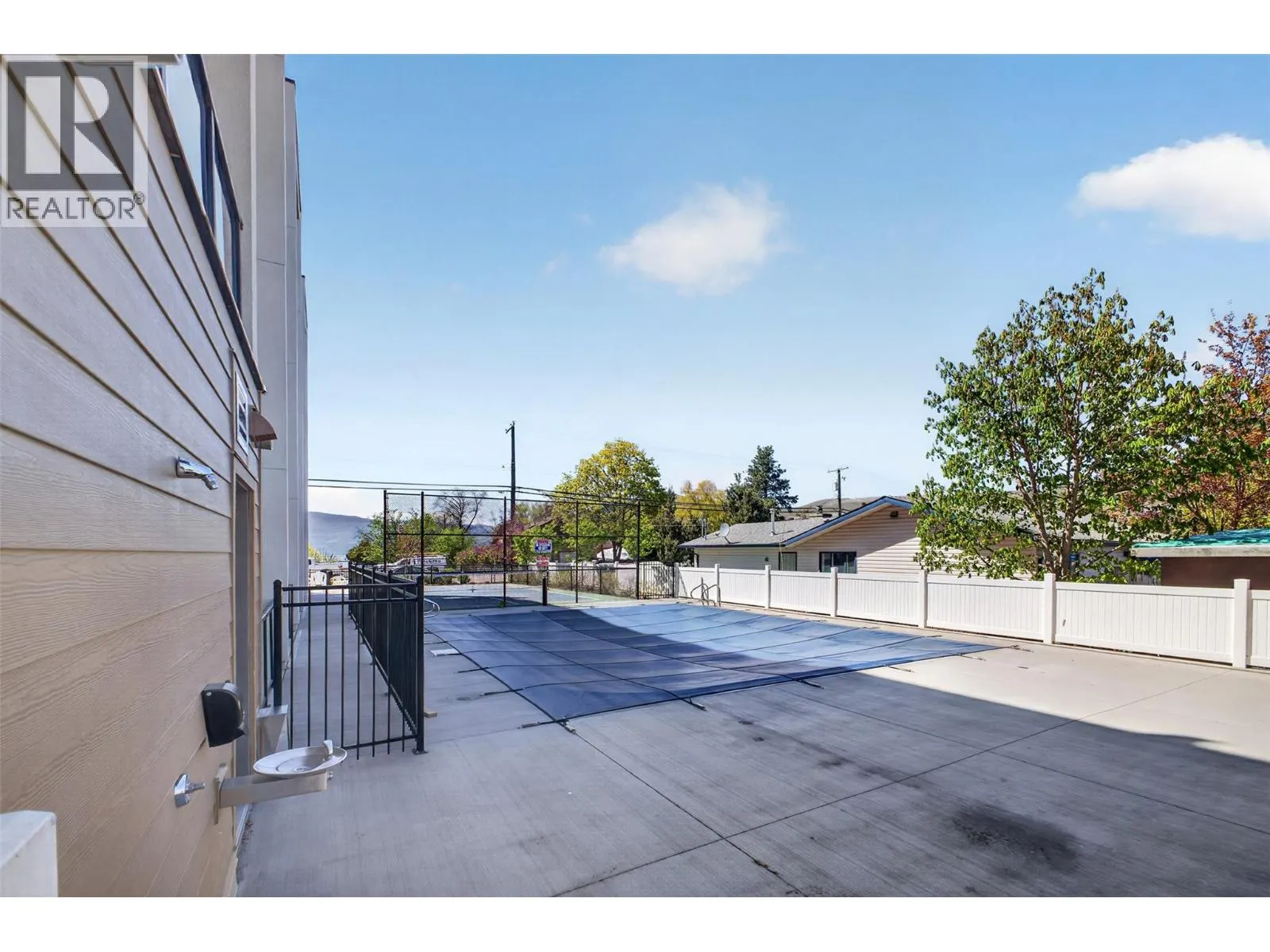 2555 Lakeshore Road Unit# 114