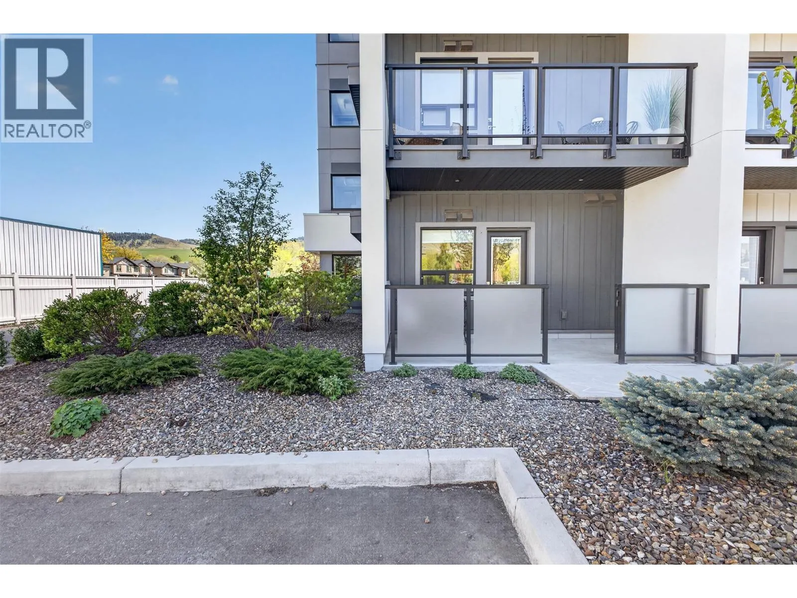 2555 Lakeshore Road Unit# 114
