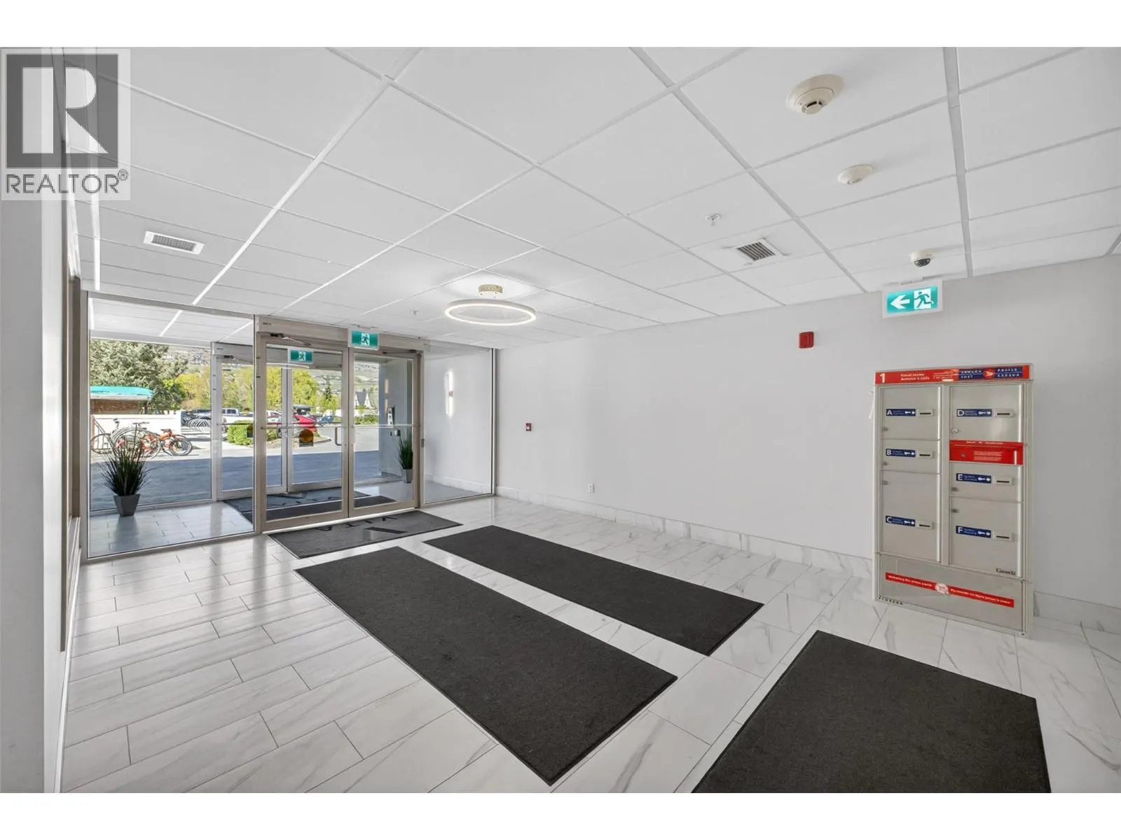 2555 Lakeshore Road Unit# 114