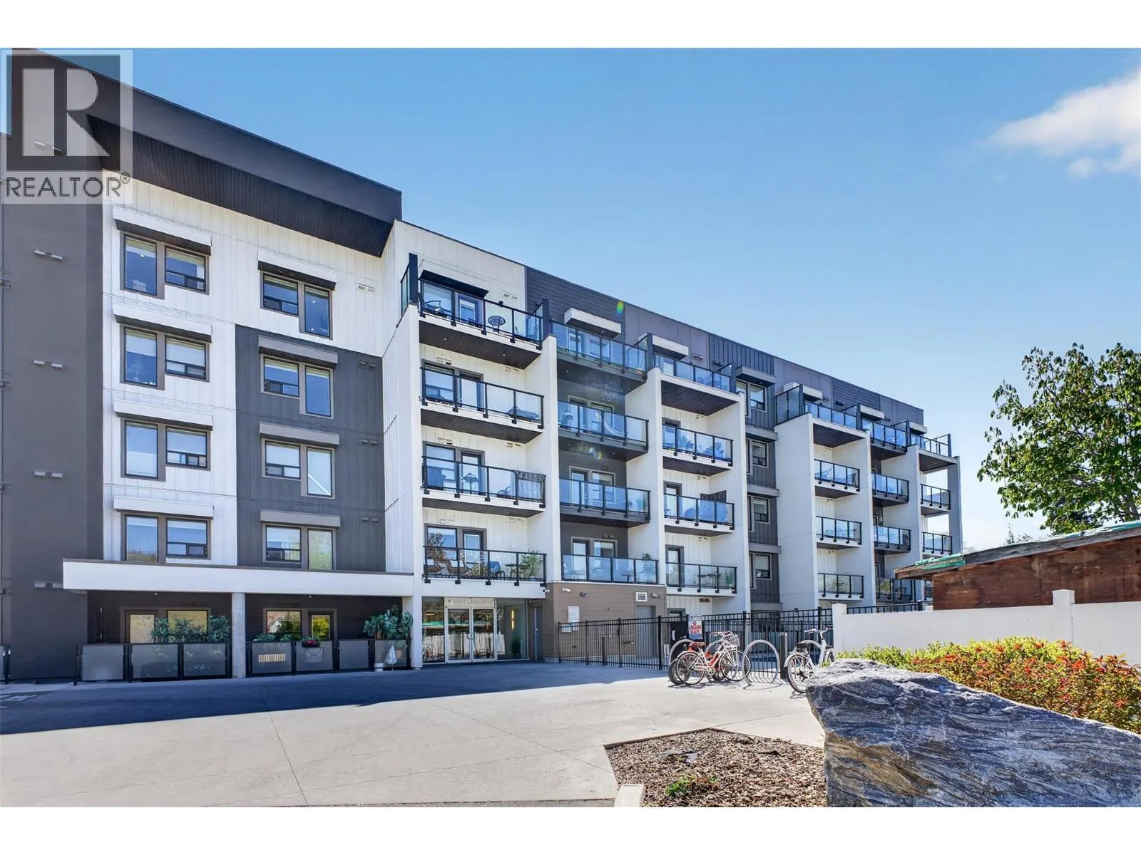 2555 Lakeshore Road Unit# 114