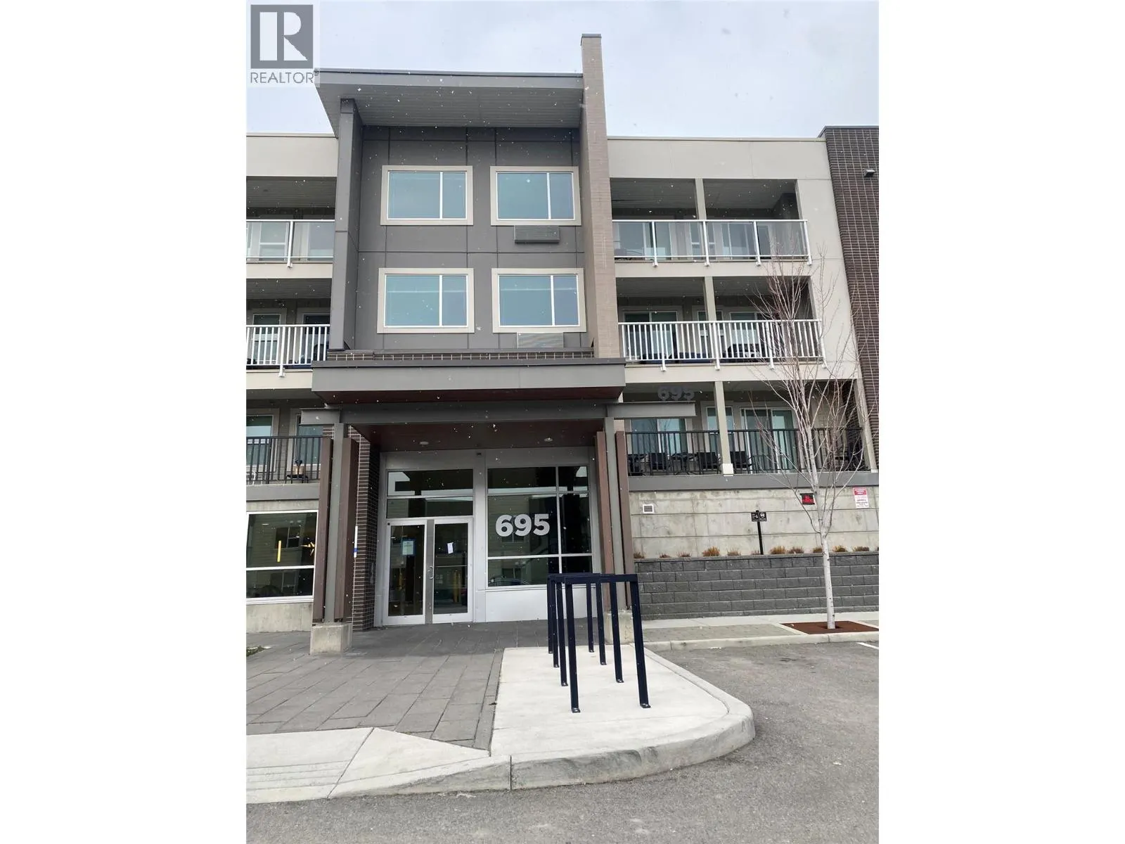 695 Academy Way Unit# 207