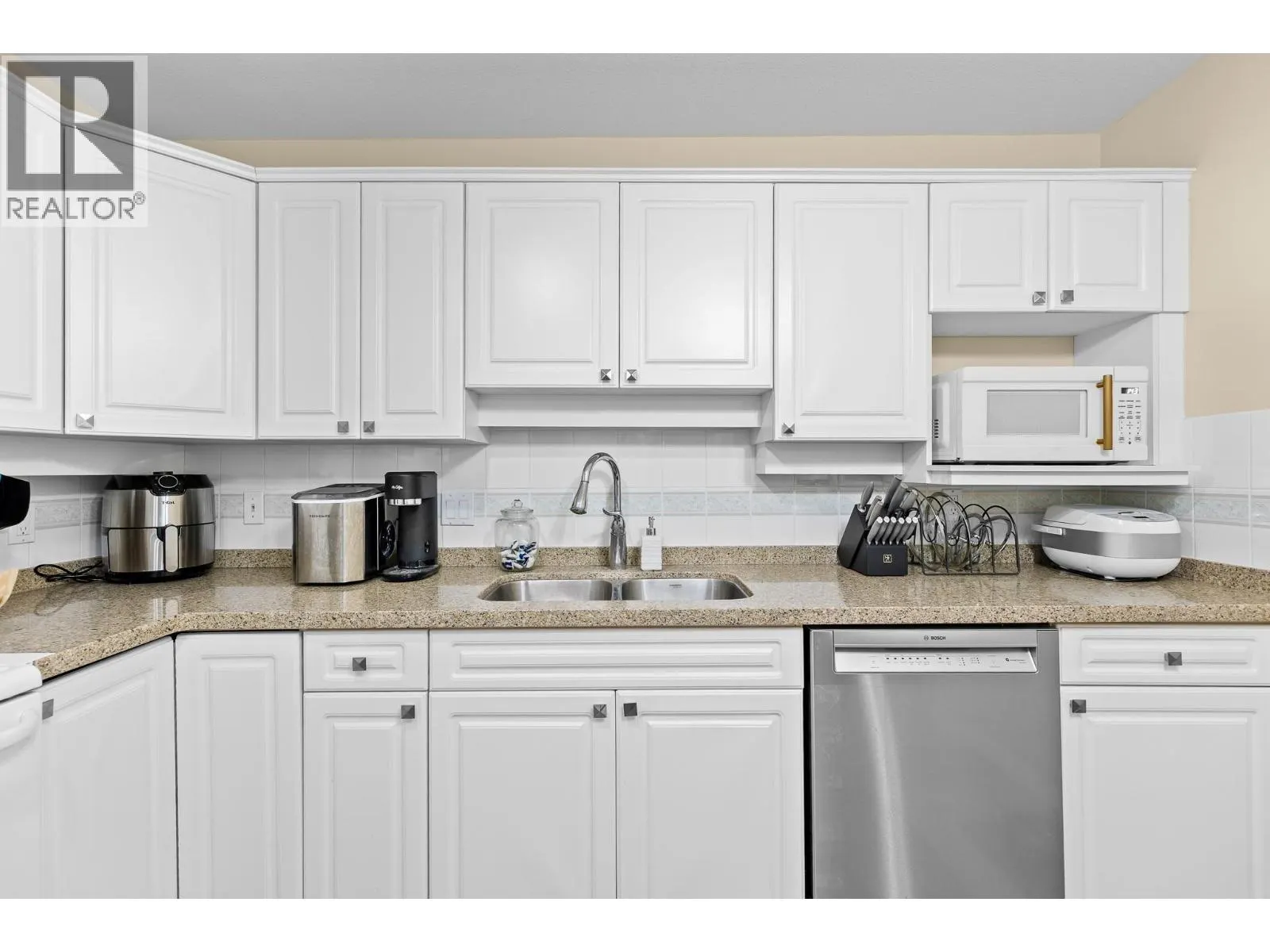3300 Centennial Drive Unit# 204