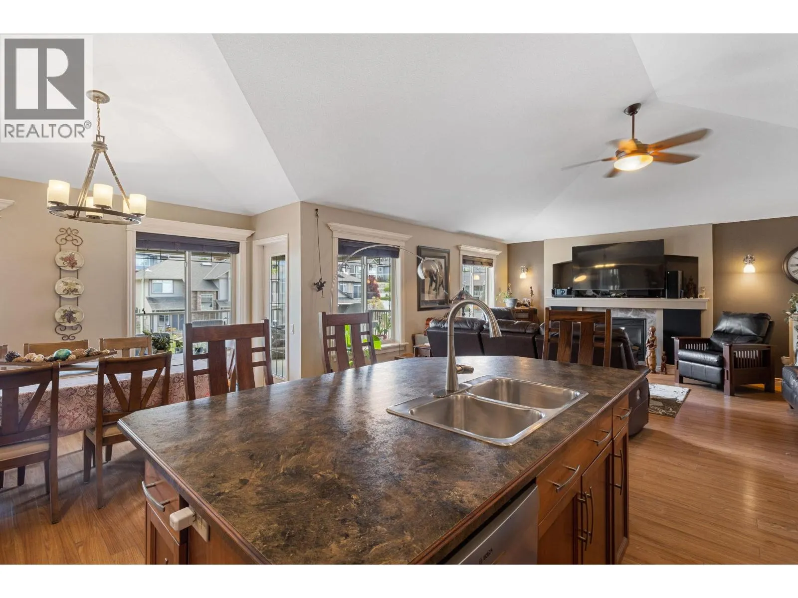 534 South Crest Drive