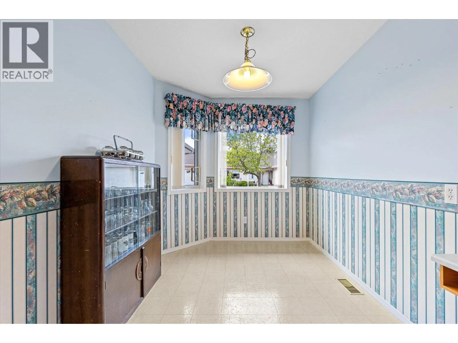 1874 Parkview Crescent Unit# 17