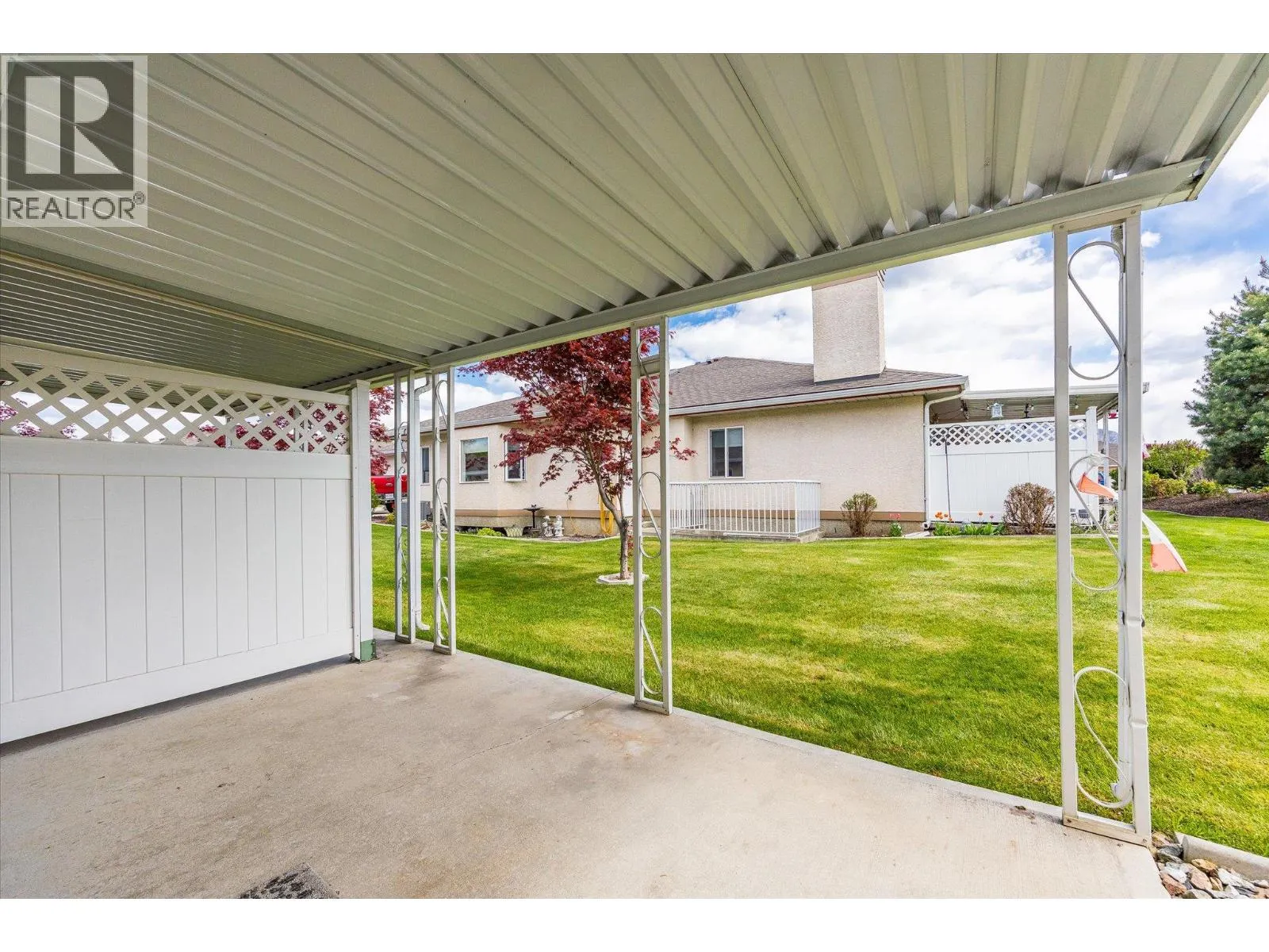 1874 Parkview Crescent Unit# 17