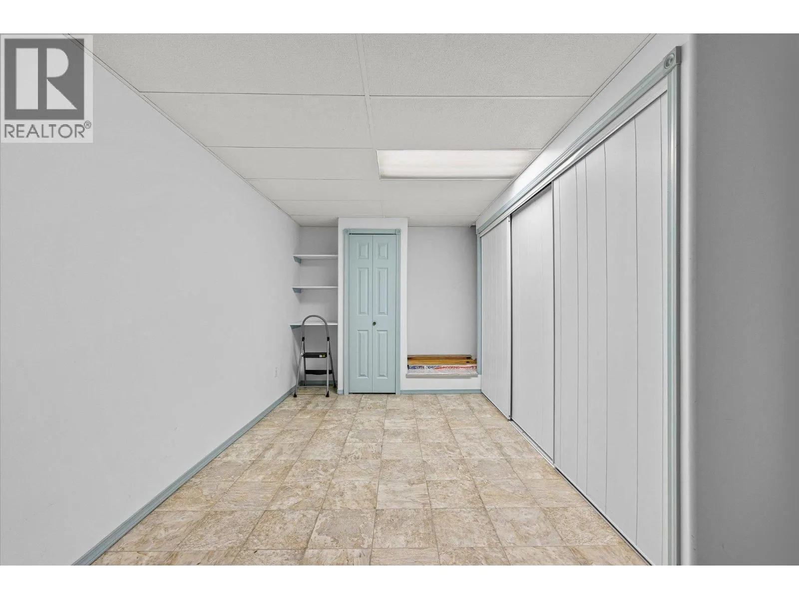 1874 Parkview Crescent Unit# 17