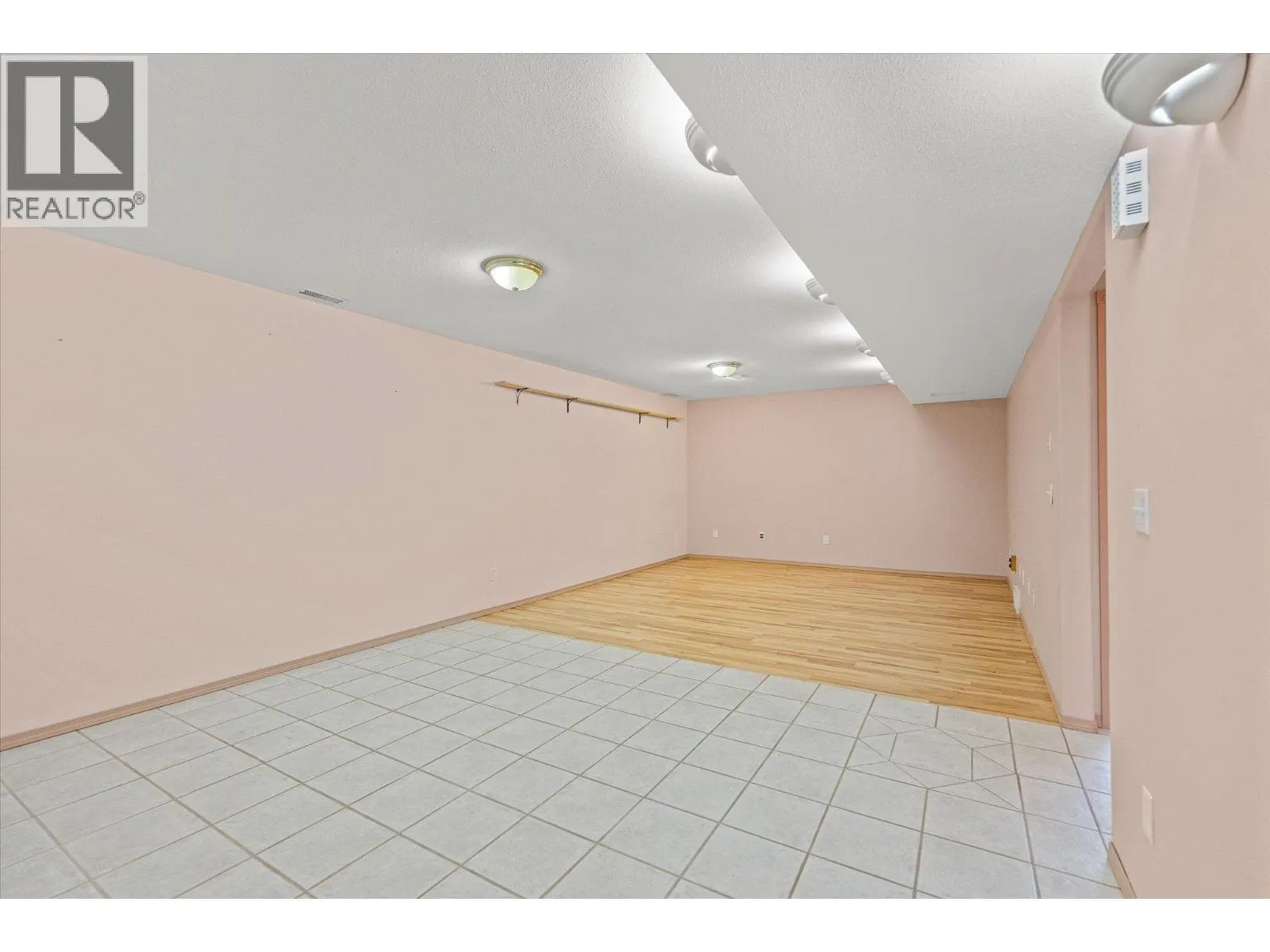 1874 Parkview Crescent Unit# 17