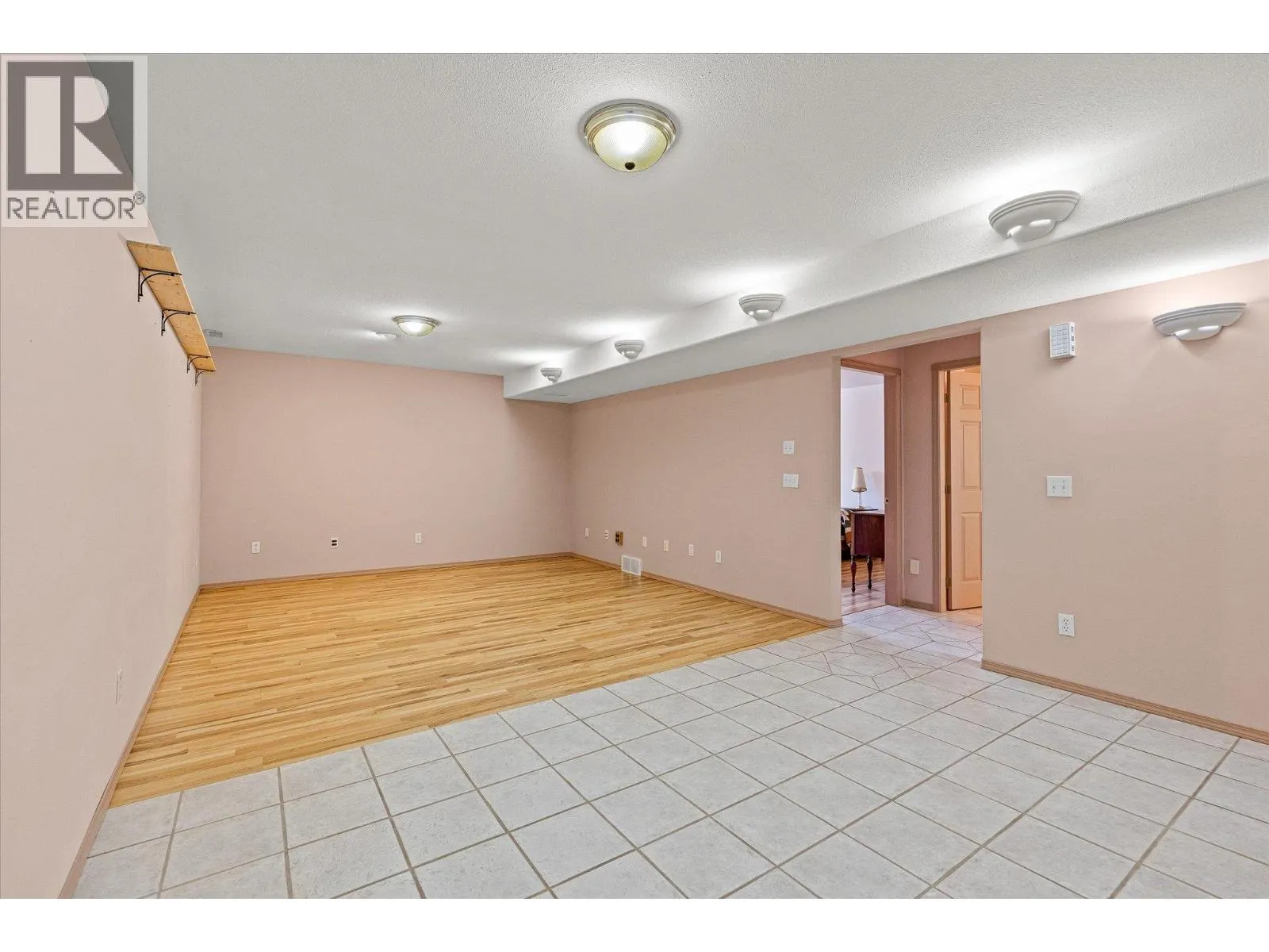 1874 Parkview Crescent Unit# 17